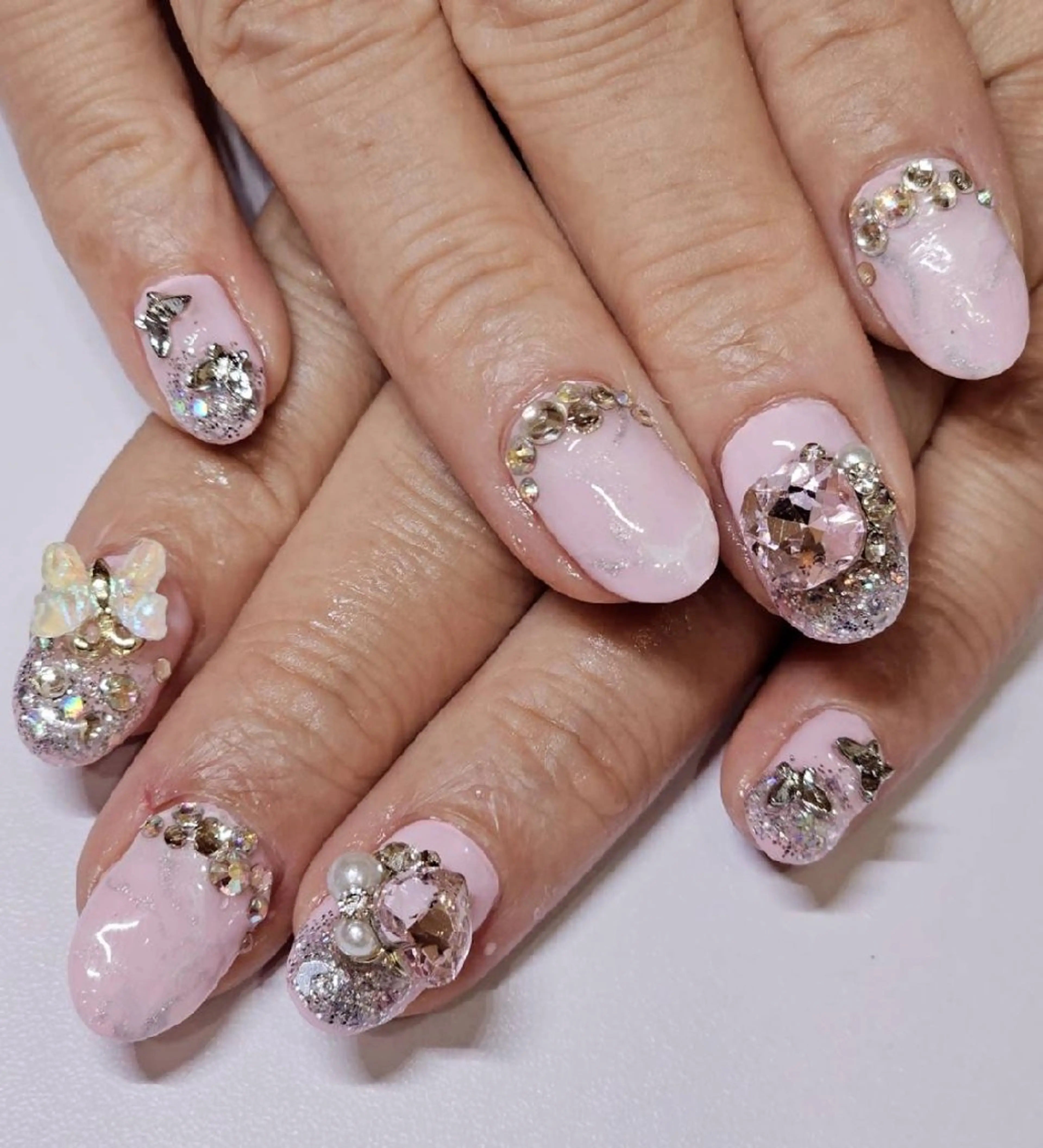 ネイル ゴージャス キラキラネイル 大理石ネイル(マーブル) ワンカラーネイル ピンク ハンドネイル よしだ ひろきのネイルデザイン