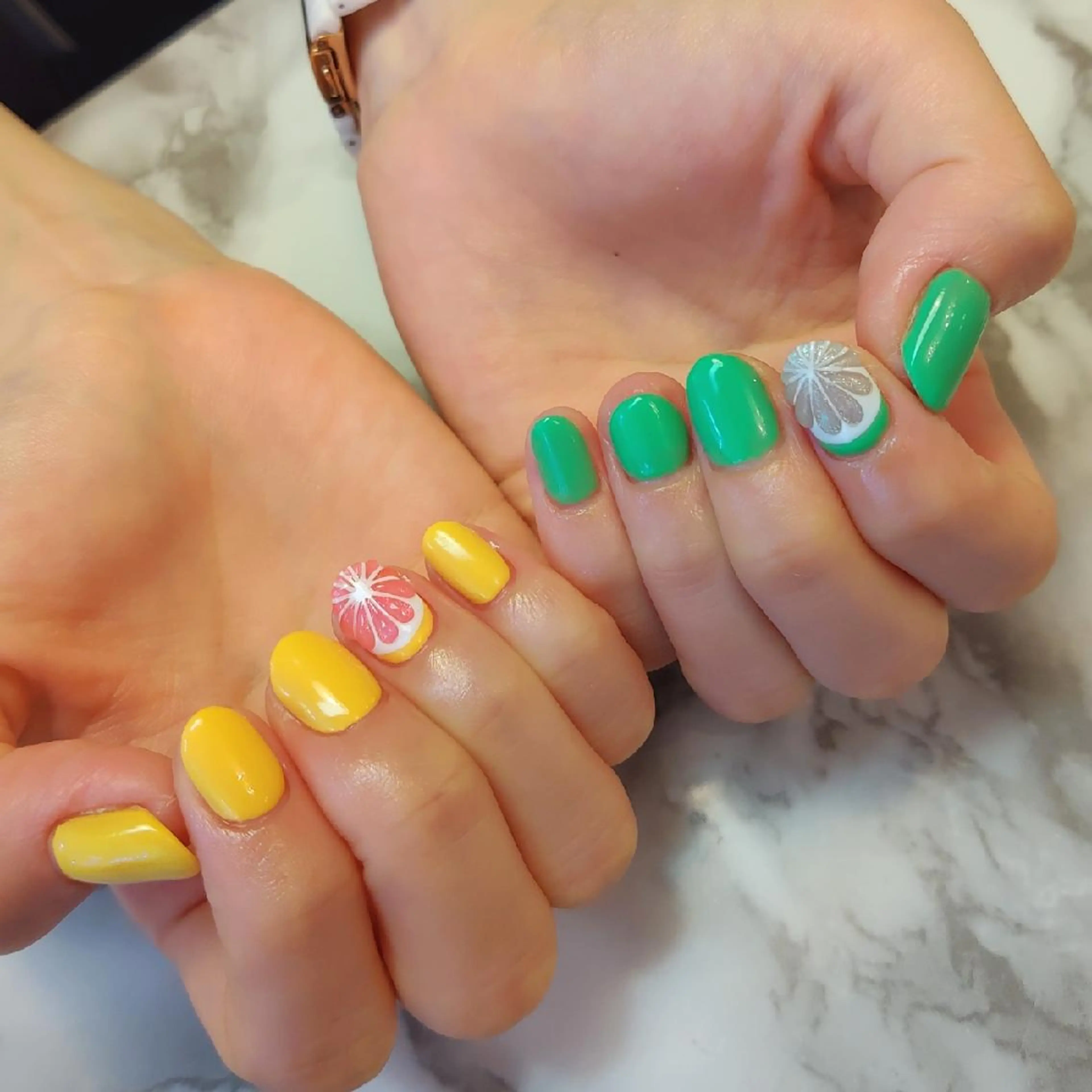 ネイル ジェヌインネイル 河内のネイルデザイン