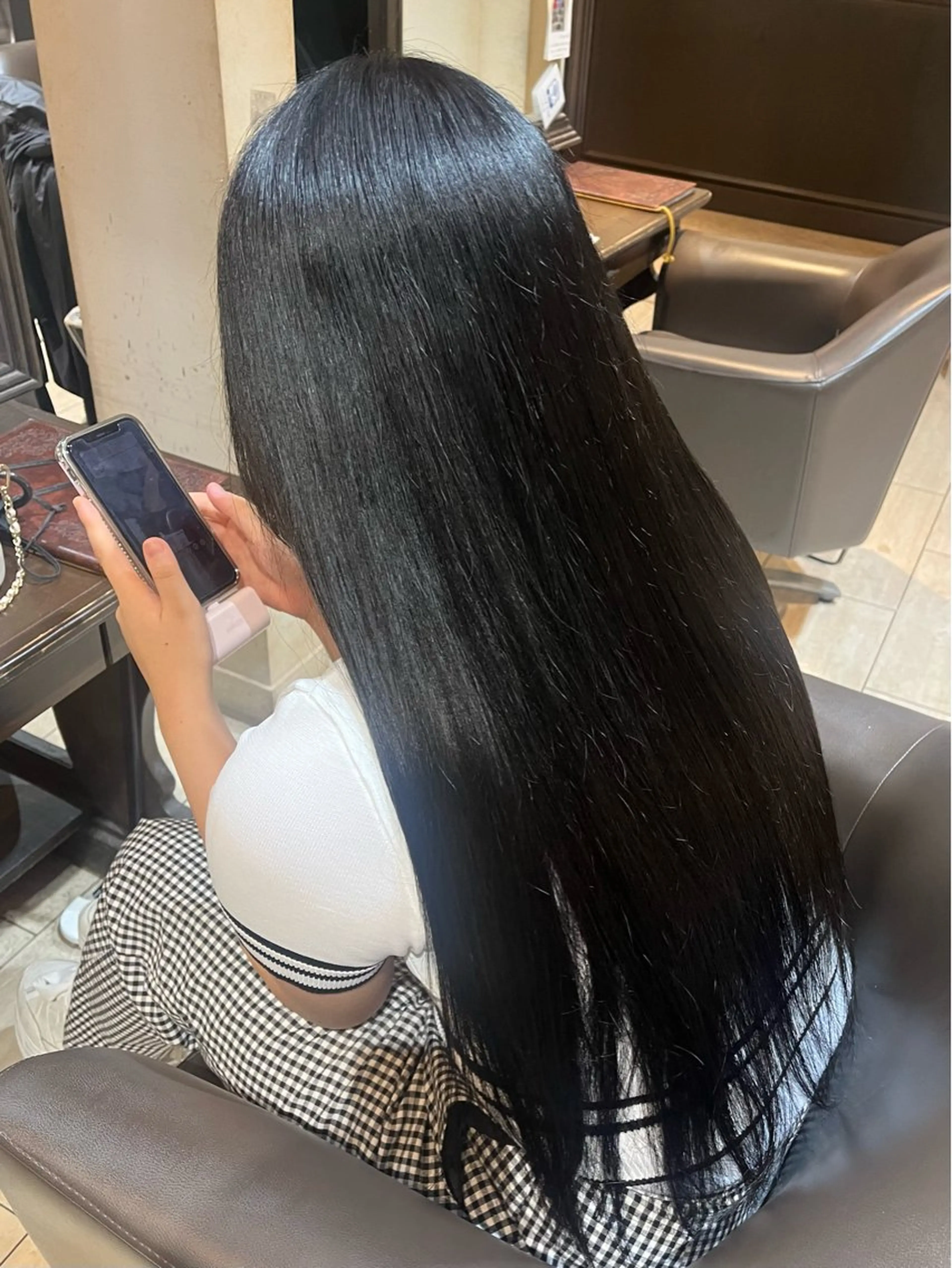 ロング カラー グレージュ オリーブグレージュ オリーブグレー 鈴木 杏那のヘアスタイル