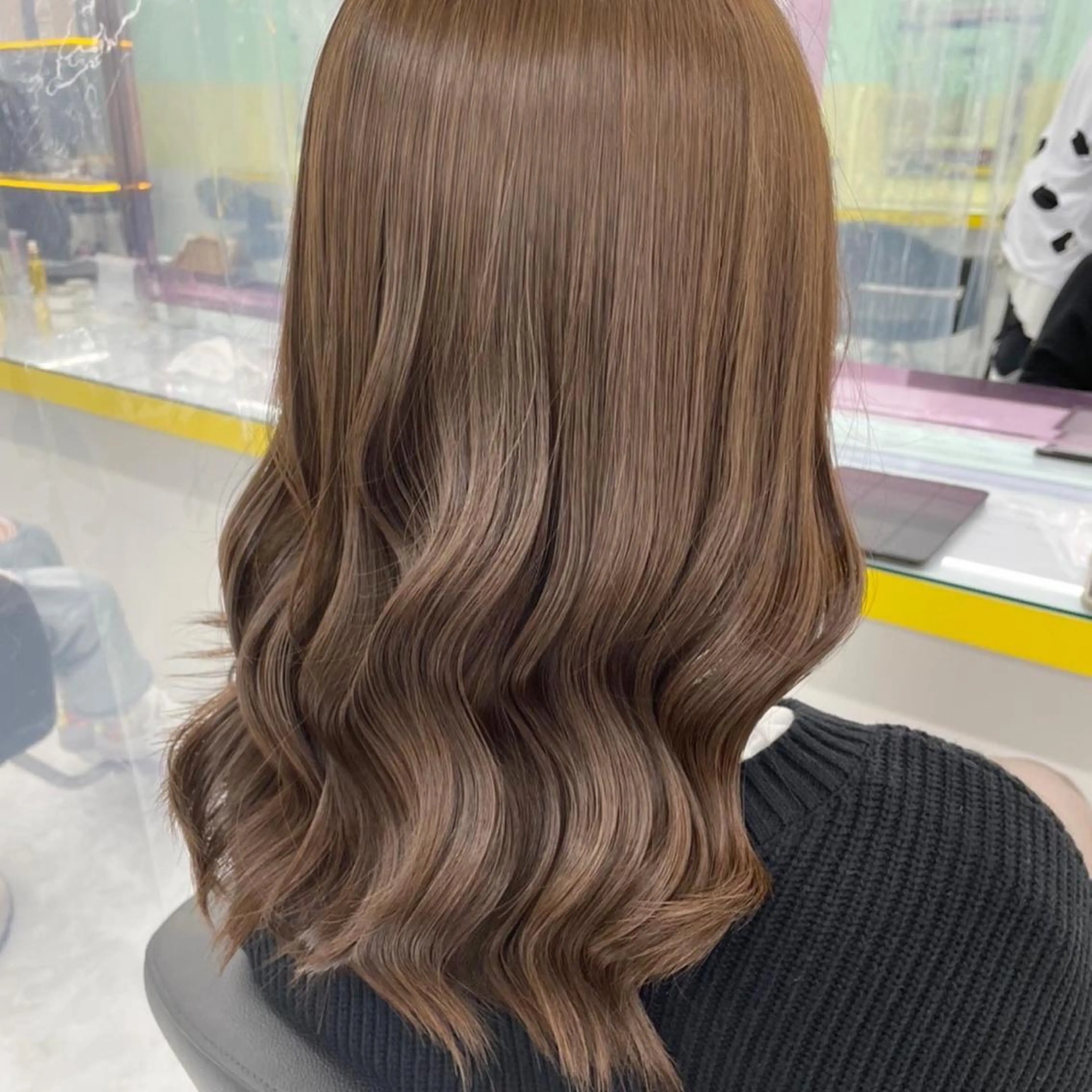 ミディアム カラー パーマ ヘアアレンジ メンズ キッズ ネイル マツエク・マツパ ベージュカラー ミルクティーベージュ ラメ(グリッター) Lumo所属・💖横浜ブリーチなし 💖MIHOのヘアスタイル