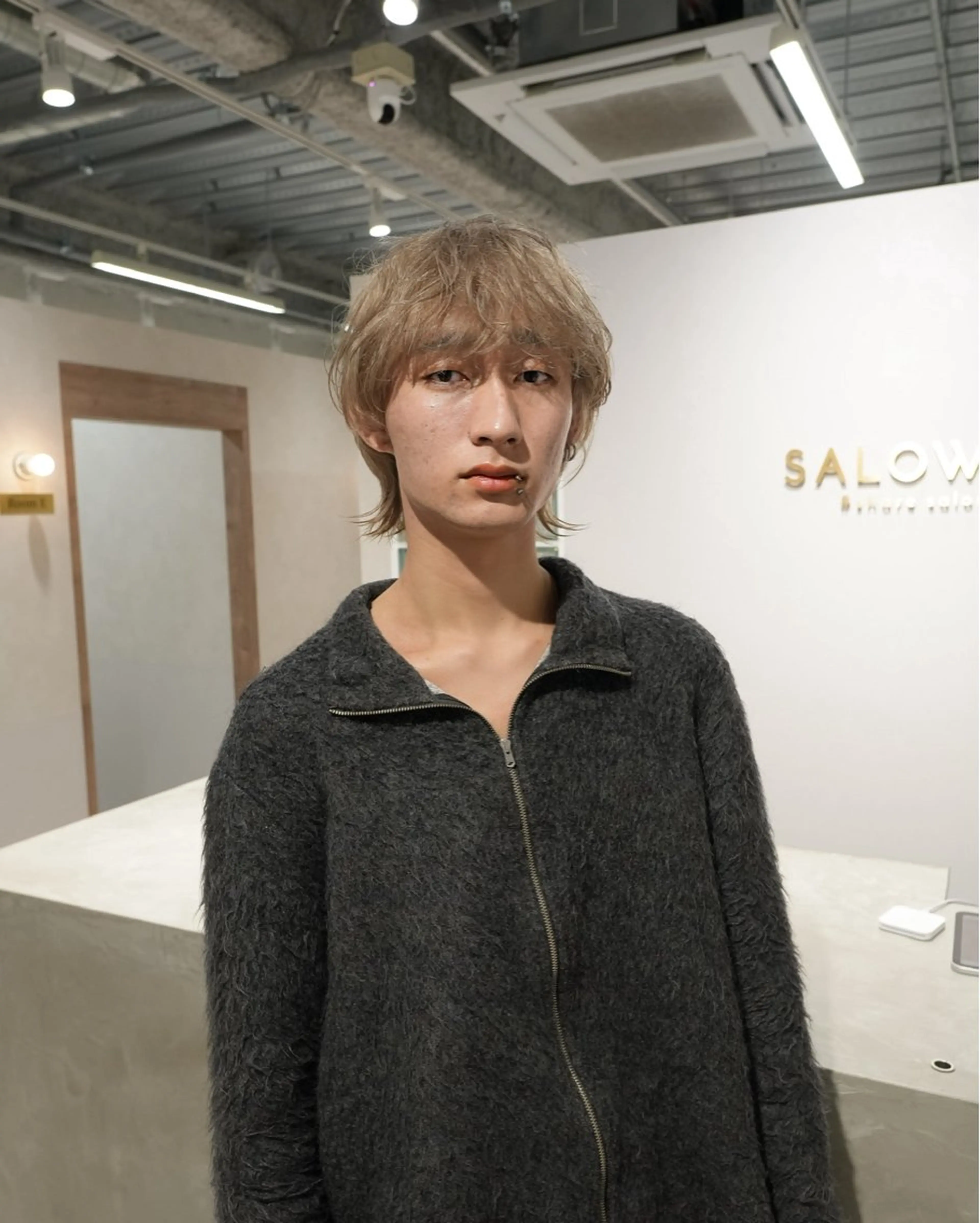 ショート カラー メンズ ベージュカラー ミルクティーベージュ カット ヘアカラー トリートメント 鈴木直之/ハイトーン /ボブ/美髪矯正のヘアスタイル