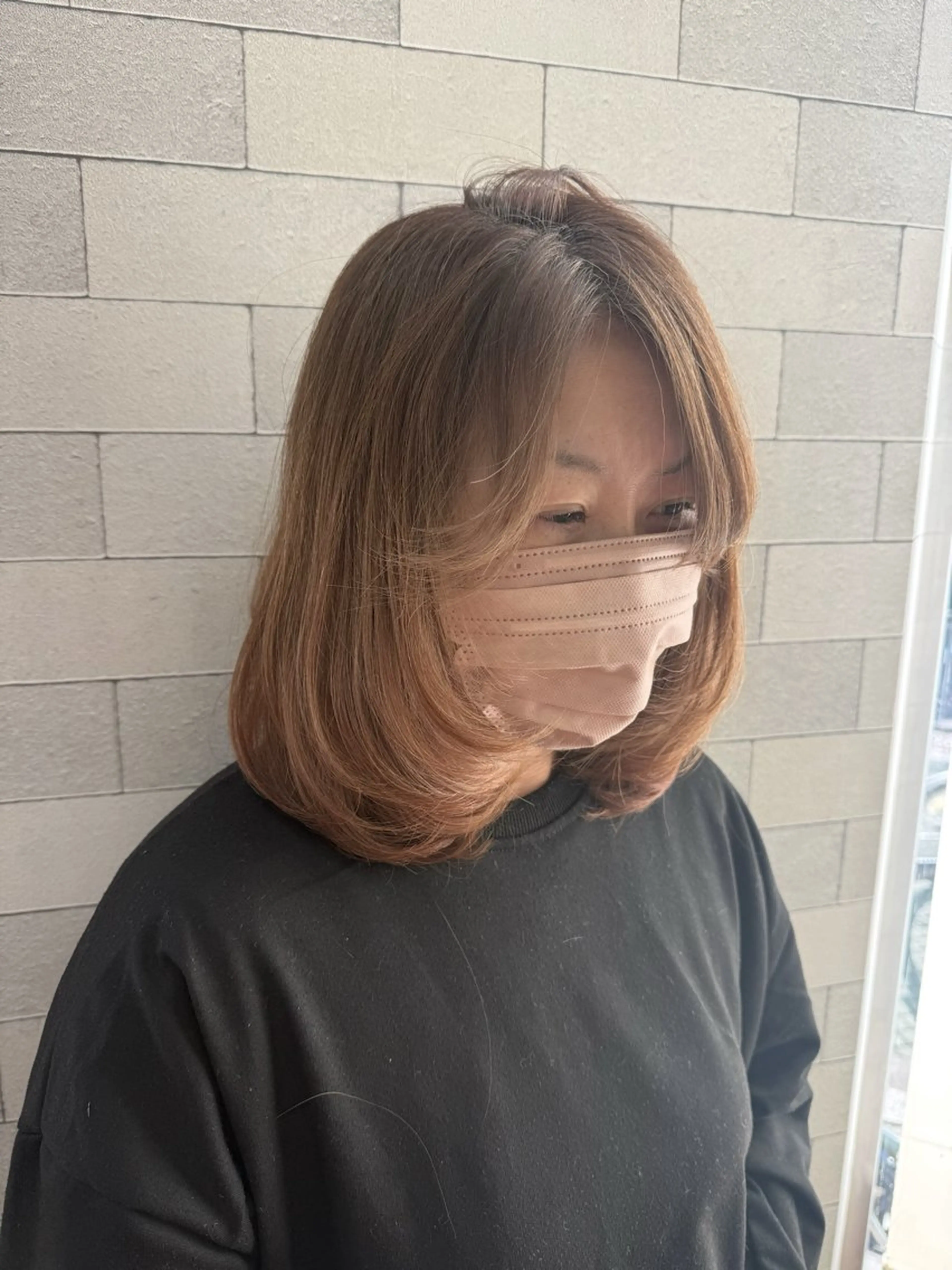 セミロング レイヤーカット ハイトーン×艶カラー 🤍MIZUKIのヘアスタイル