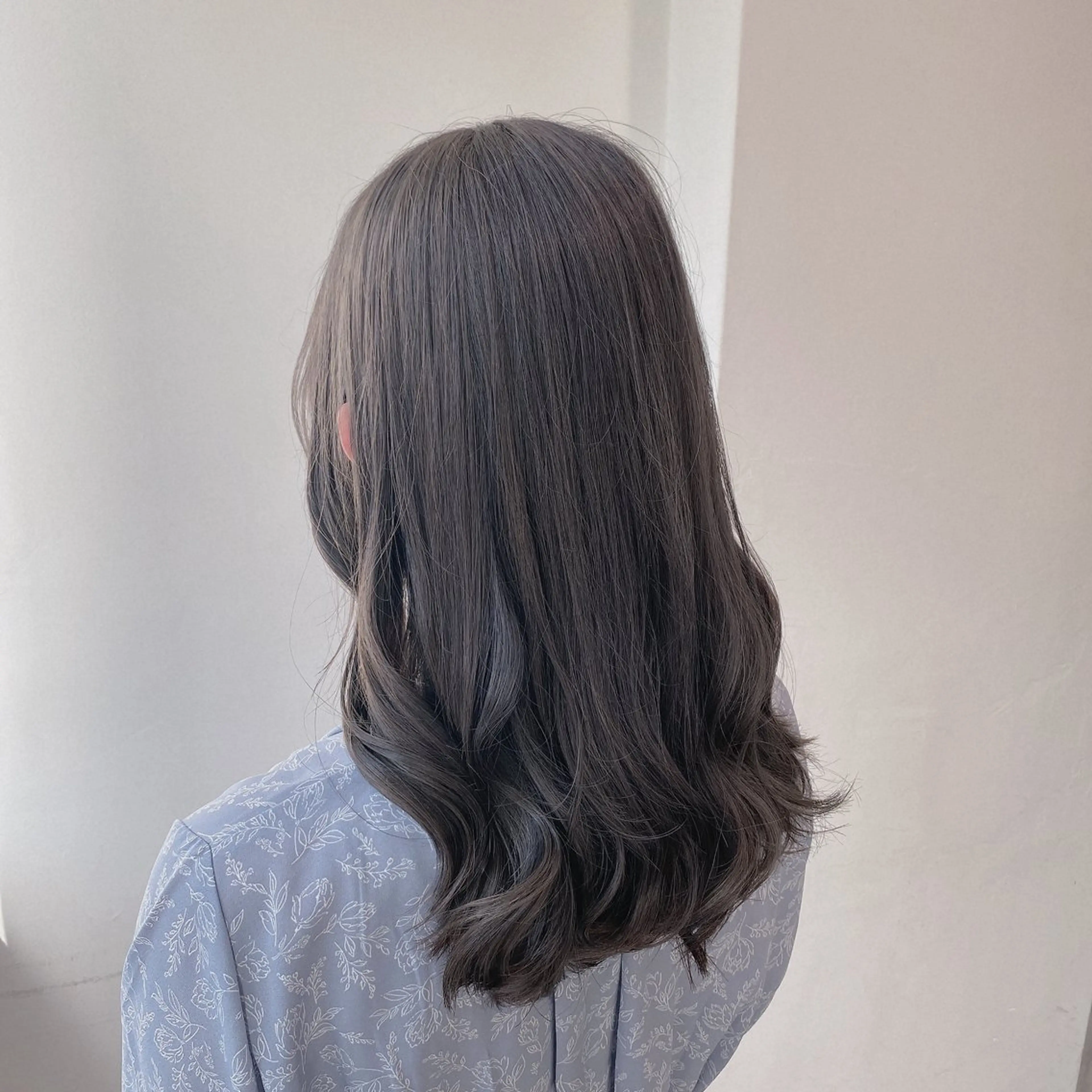 ロング カラー 韓国レイヤー🕊️ 柔らかベージュ🧸のヘアスタイル