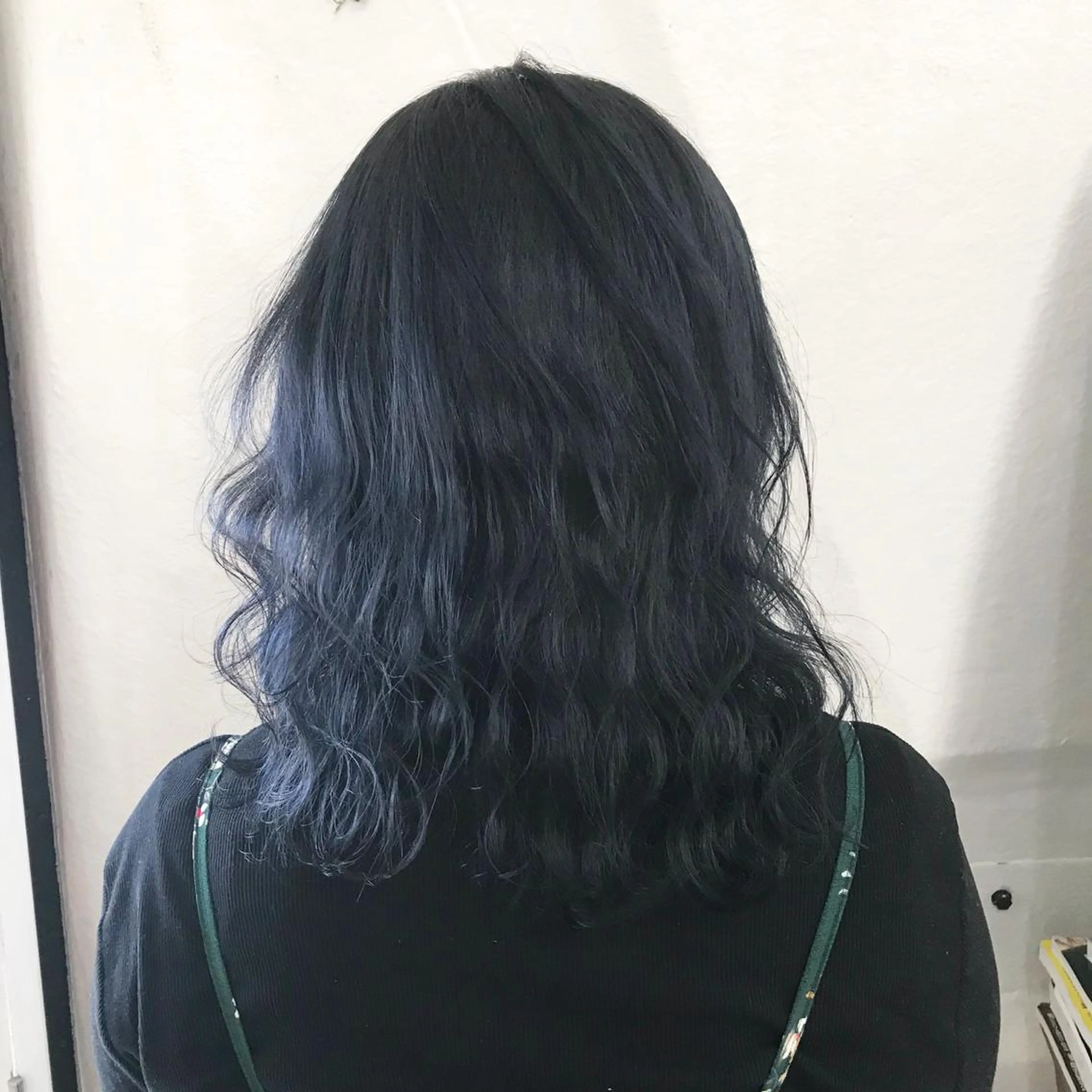 カラー ブリーチ ネイビーカラー サロウィン所属・K-POP好き美容師 🇰🇷Kai.Yのヘアスタイル