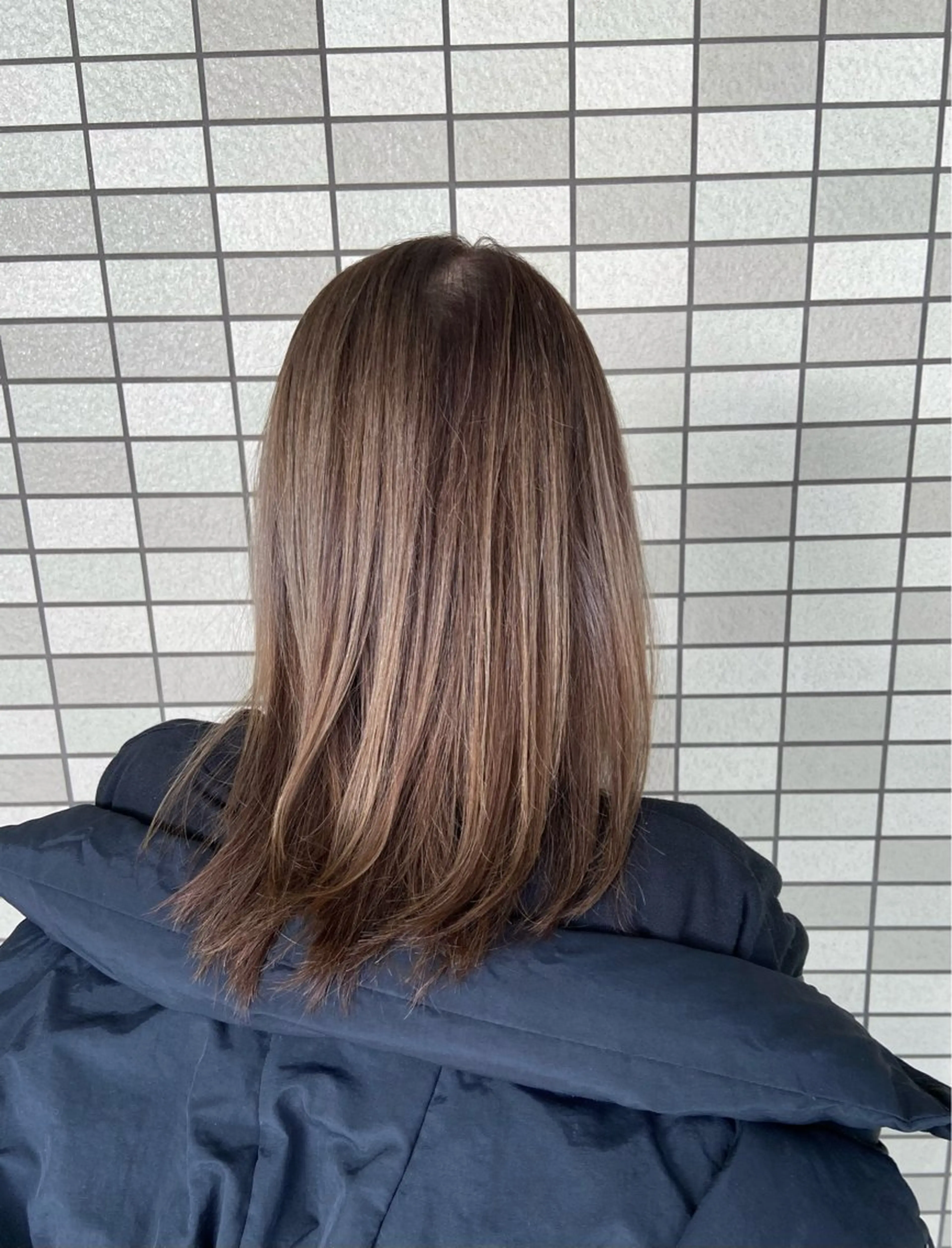 ミディアム カラー 大矢 萌美のヘアスタイル