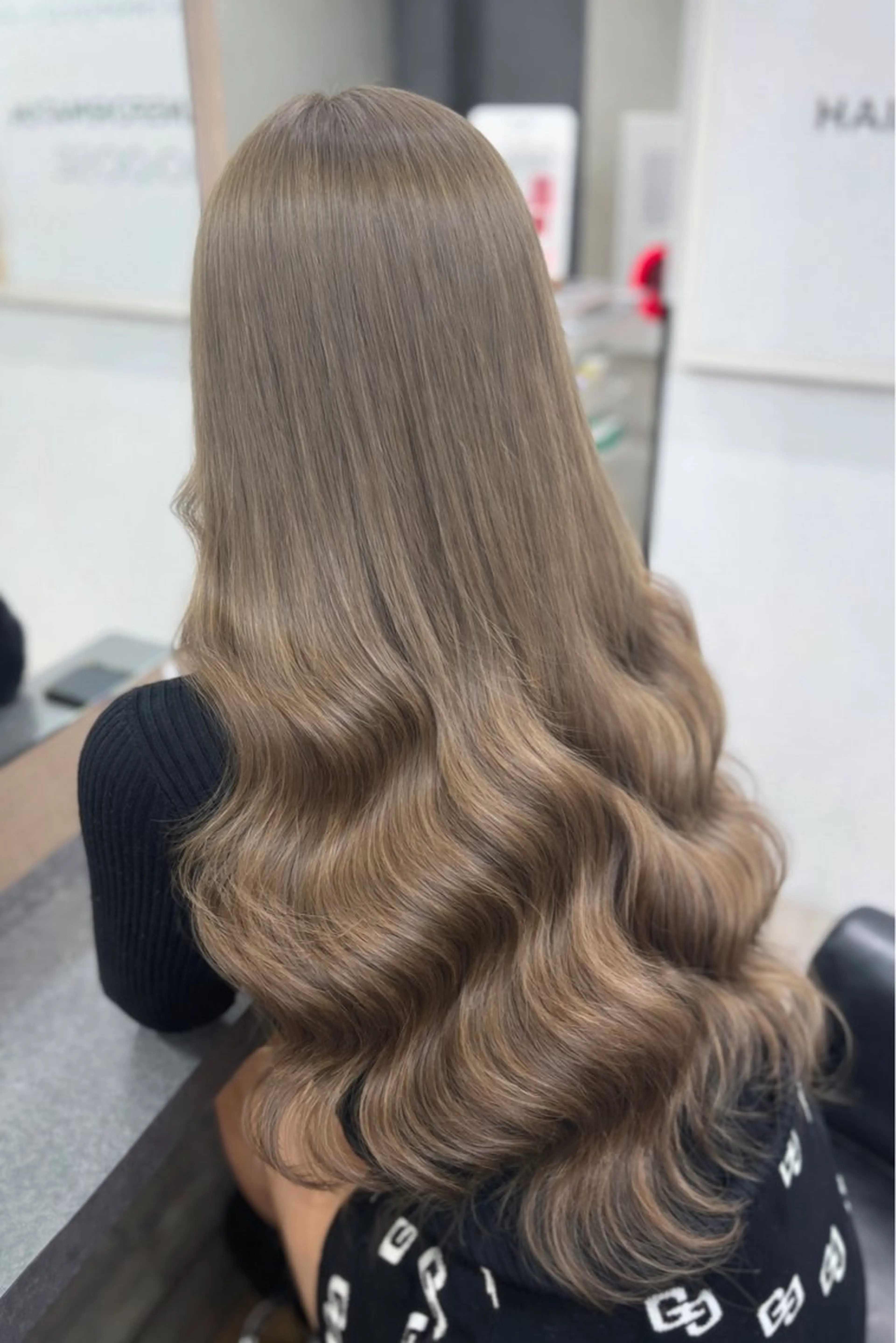 ロング カラー アッシュ アッシュブラウン ベージュカラー ブリーチ ブラウンカラー ヘアカラー エクステ 横浜/エクステ特化× 艶カラー/あいかのヘアスタイル