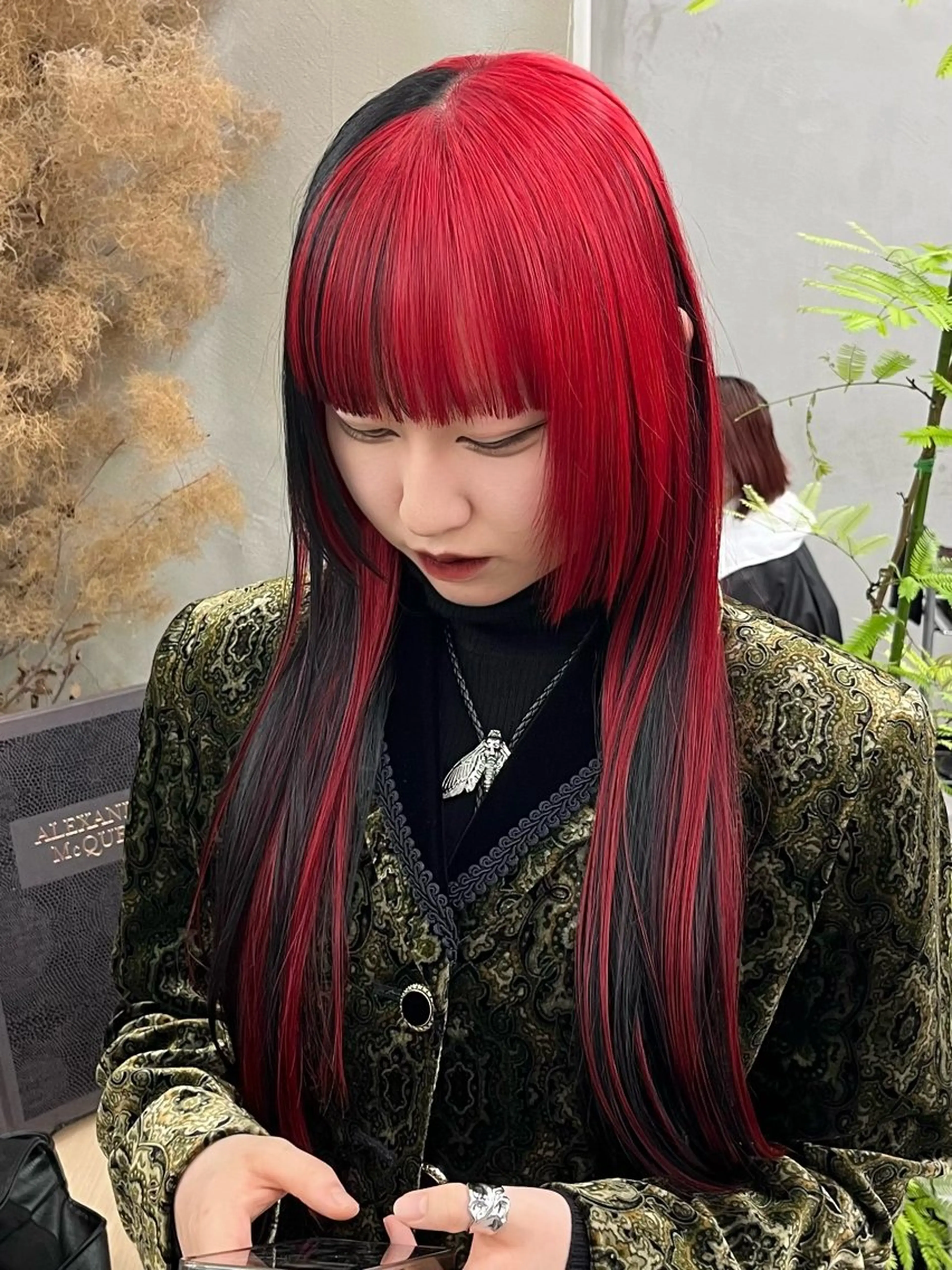 セミロング カラー デザインカラー レッドカラー レイヤーカット ウルフカット ヘアカラー トリートメント ウルフ/レイヤー ⚡️ITSUKU⚡️のヘアスタイル