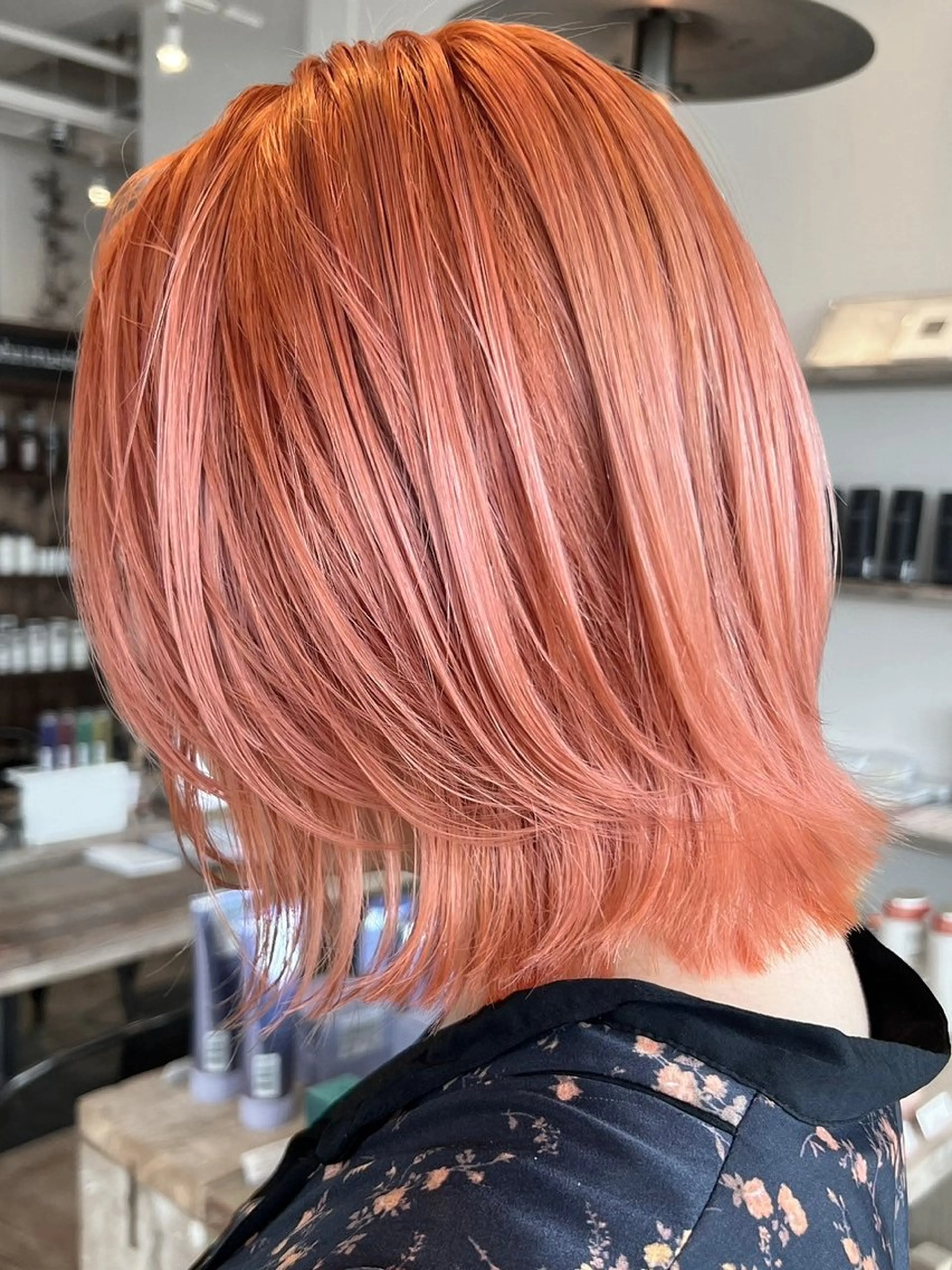 ミディアム カラー 岸下 理緒のヘアスタイル