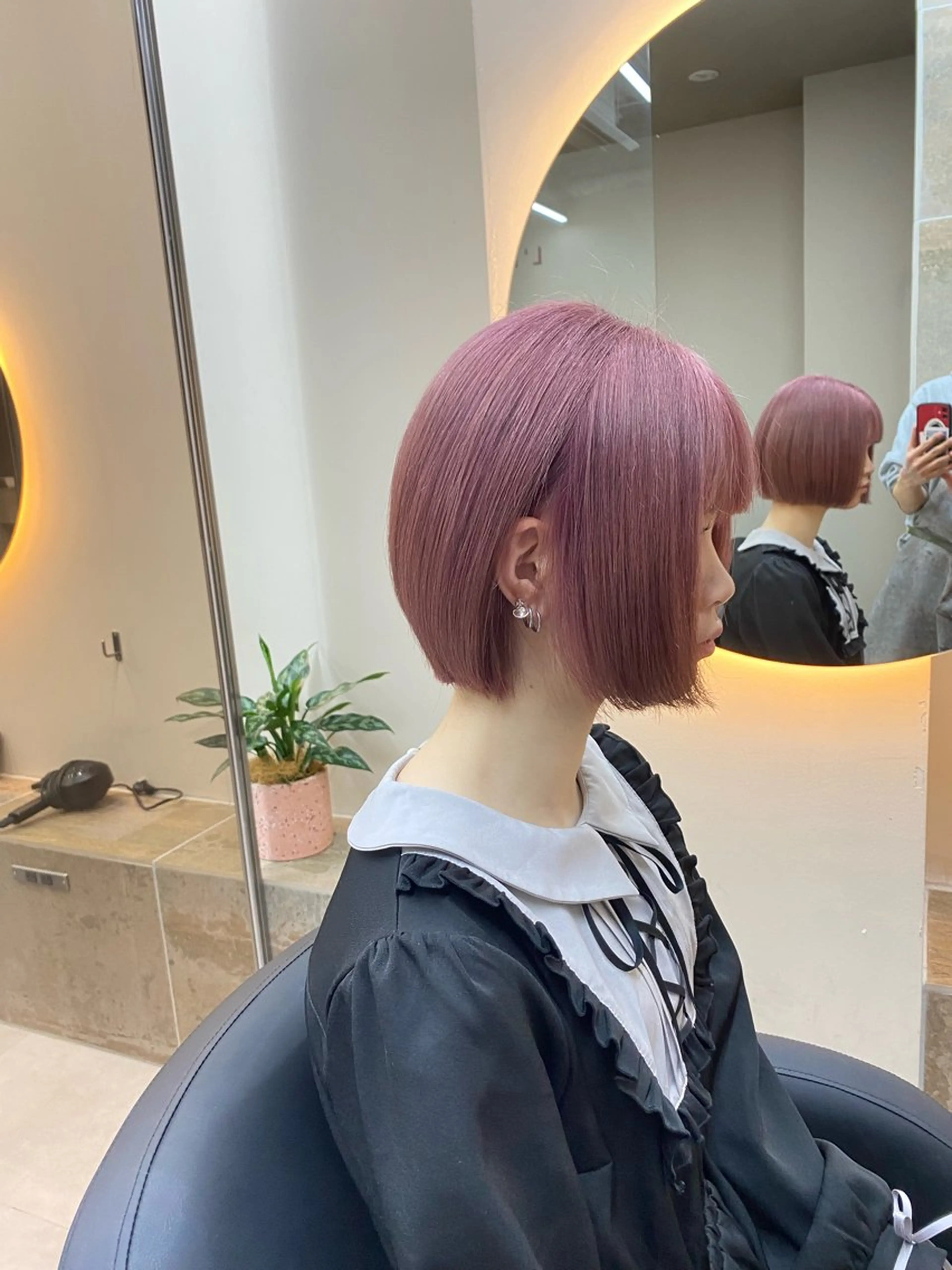 ショート カラー ブリーチ ピンクカラー 「似合わせ/髪質改善 《ワタル》」のヘアスタイル