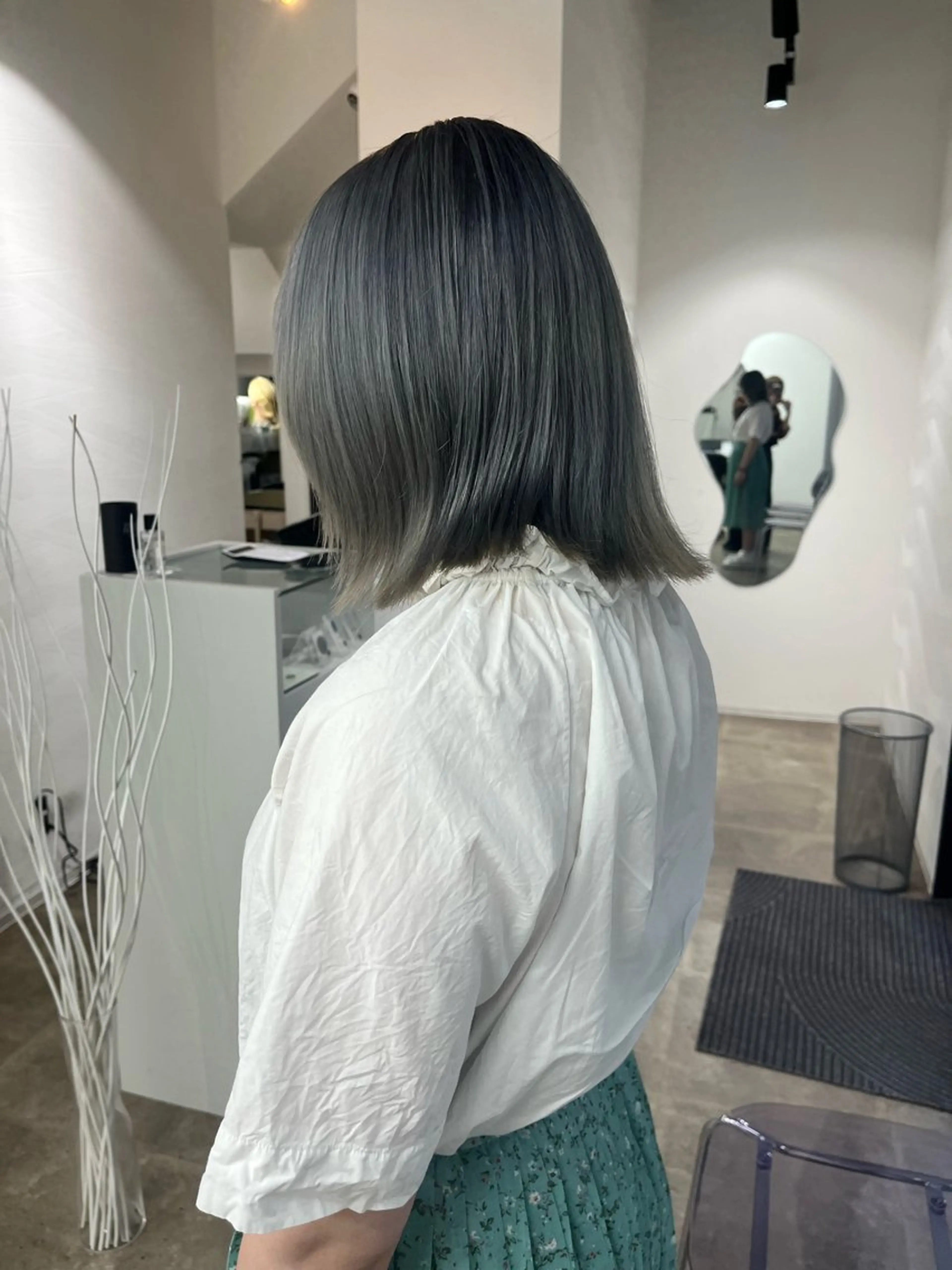 ミディアム カラー ブリーチ カット ヘアカラー ボブ/ミディ/ロング 特化/芳野りんかのヘアスタイル