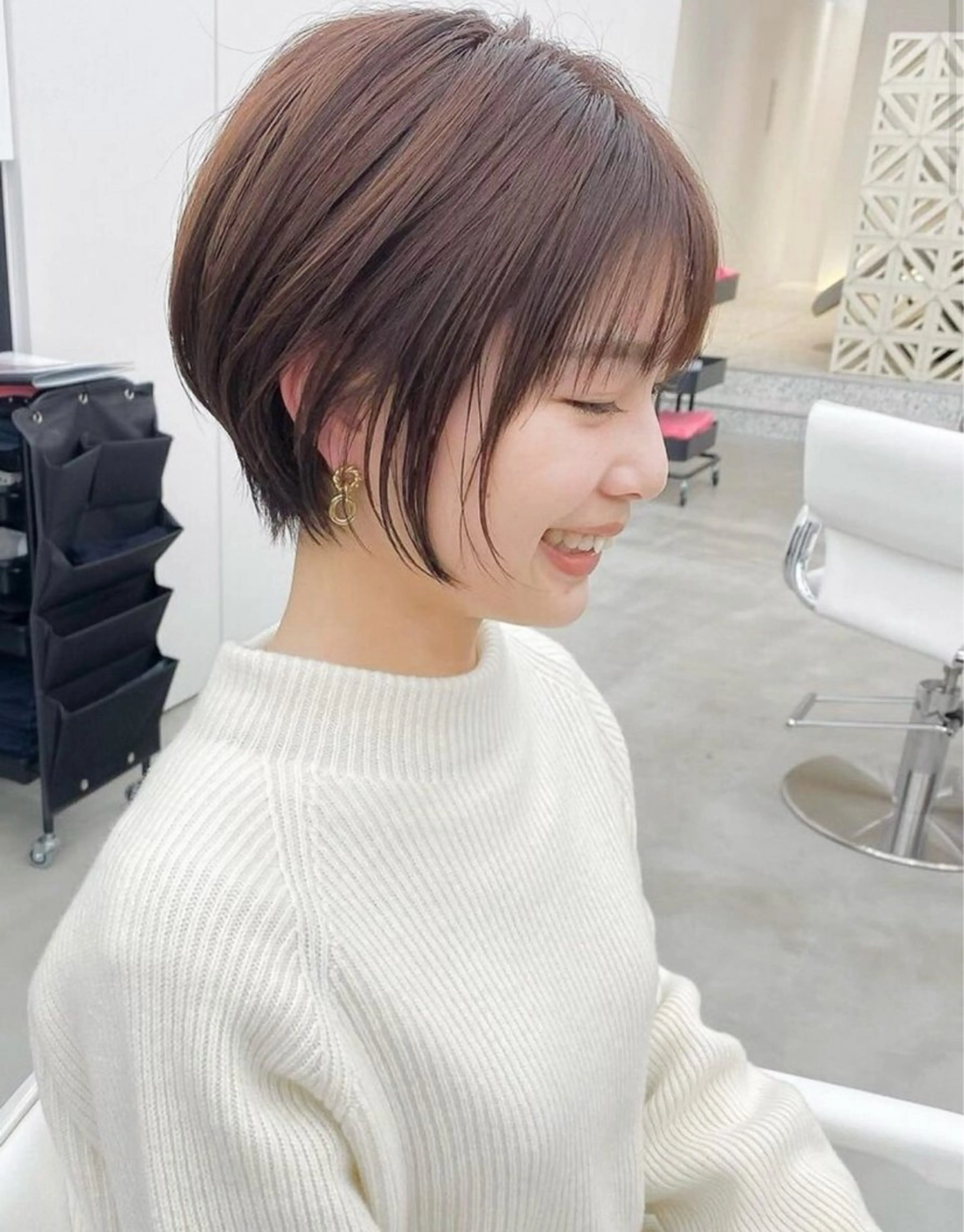 ショート カラー ベージュカラー ショートヘア カット ヘアカラー トリートメント 伊藤 優里のヘアスタイル