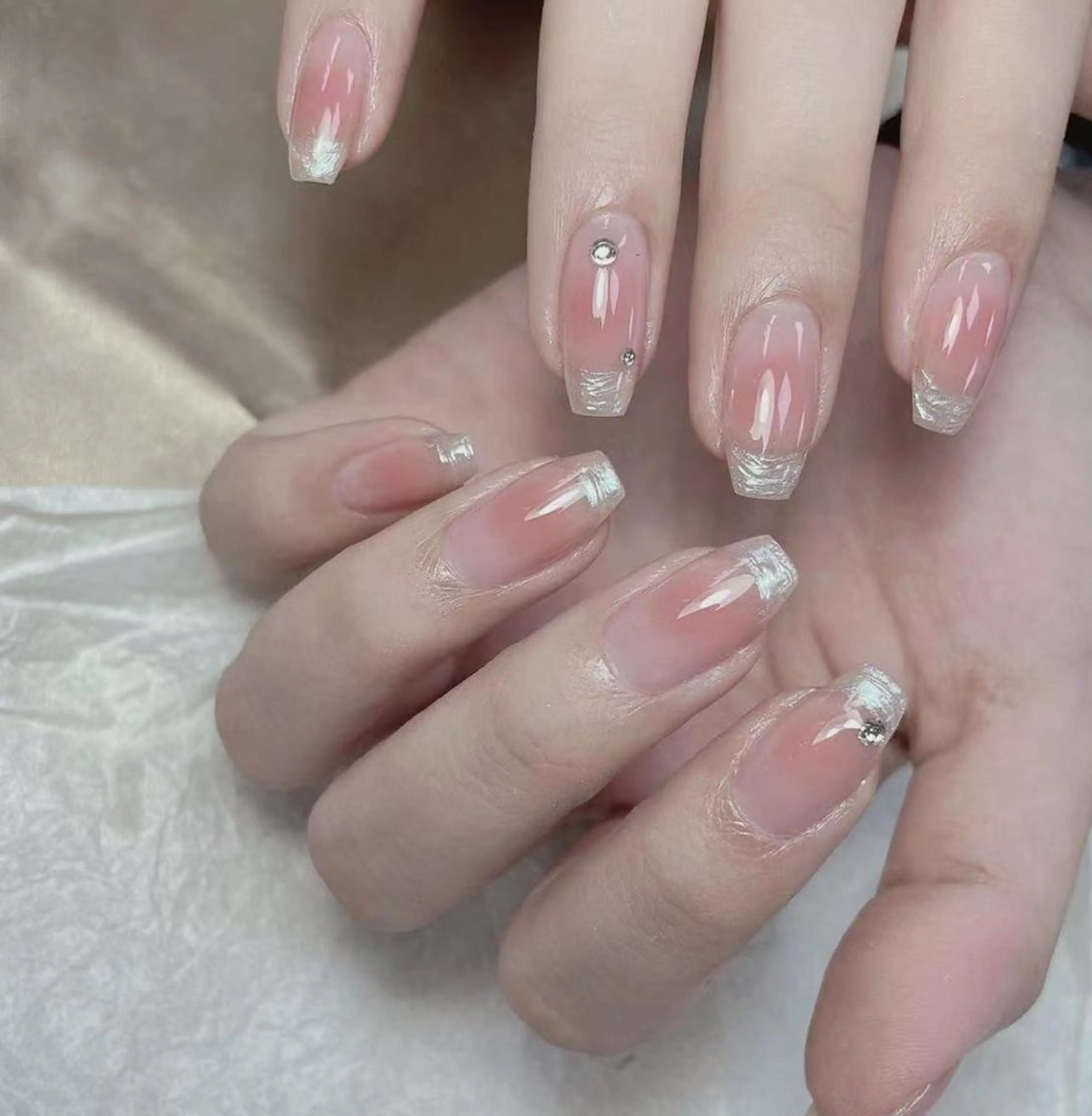 ネイル アートネイル 長さ出し ネイルチップ Queens momoのネイルデザイン