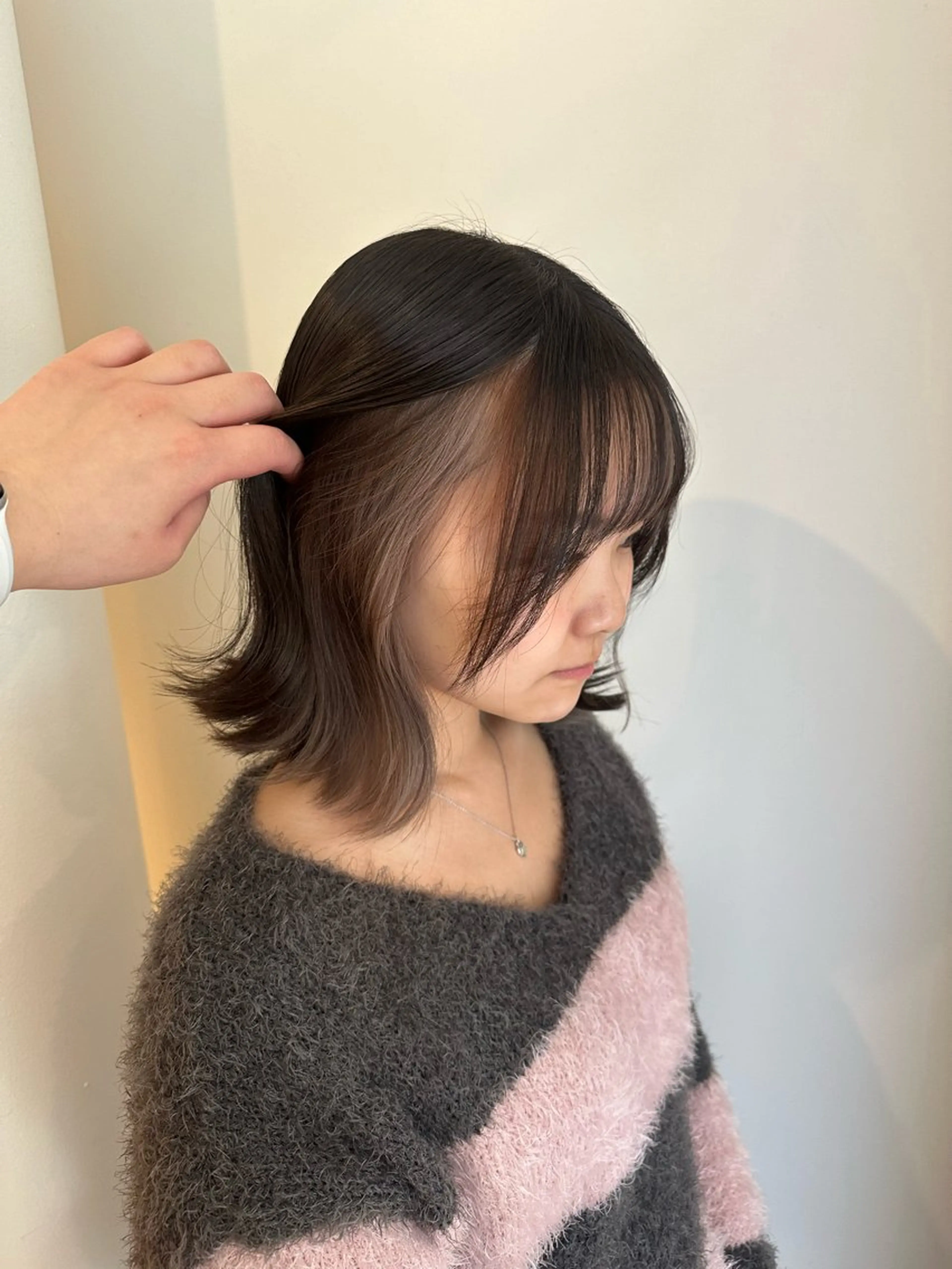 セミロング 安丸 結夏のヘアスタイル