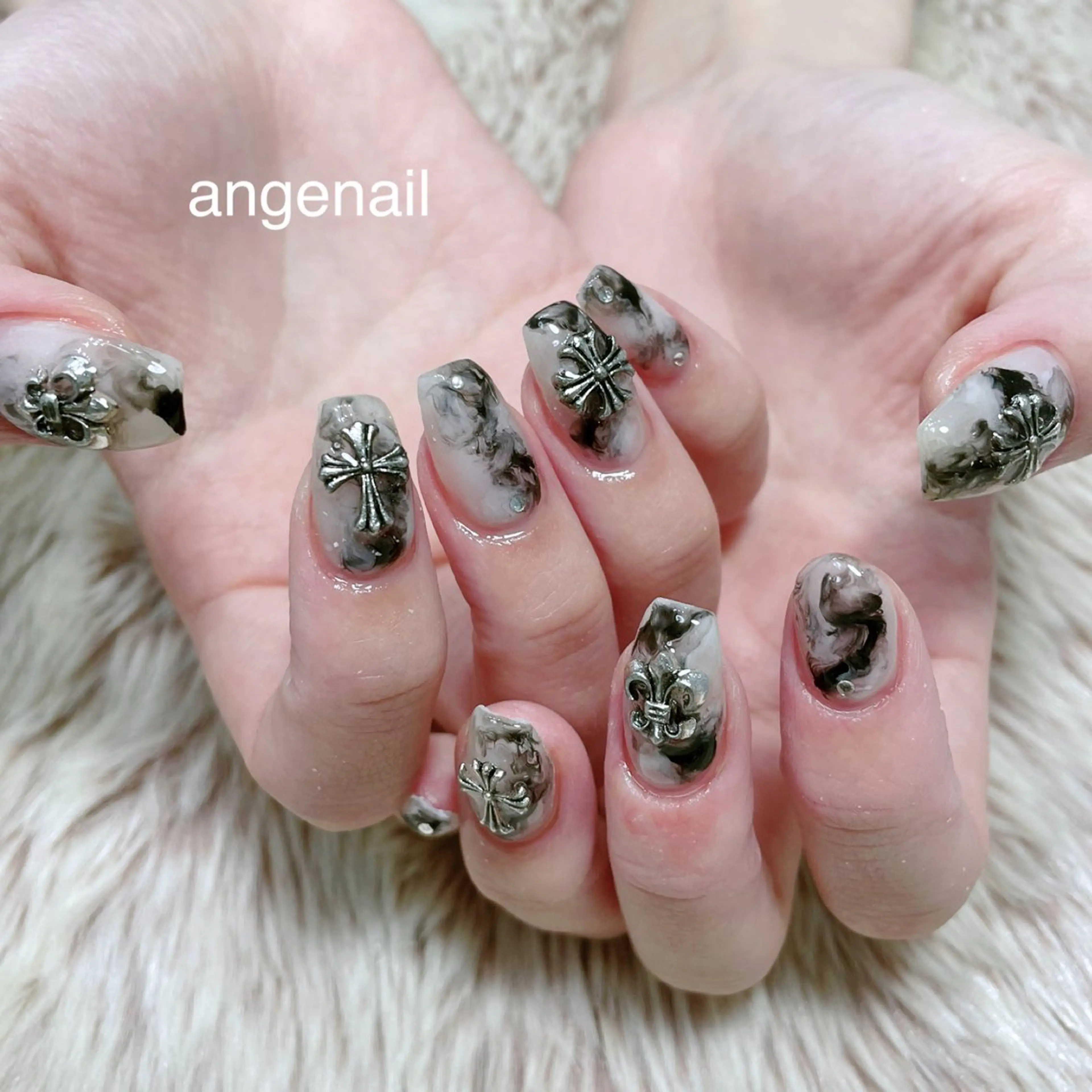 ネイル ハンドネイル オーナーネイリスト MAKIのネイルデザイン