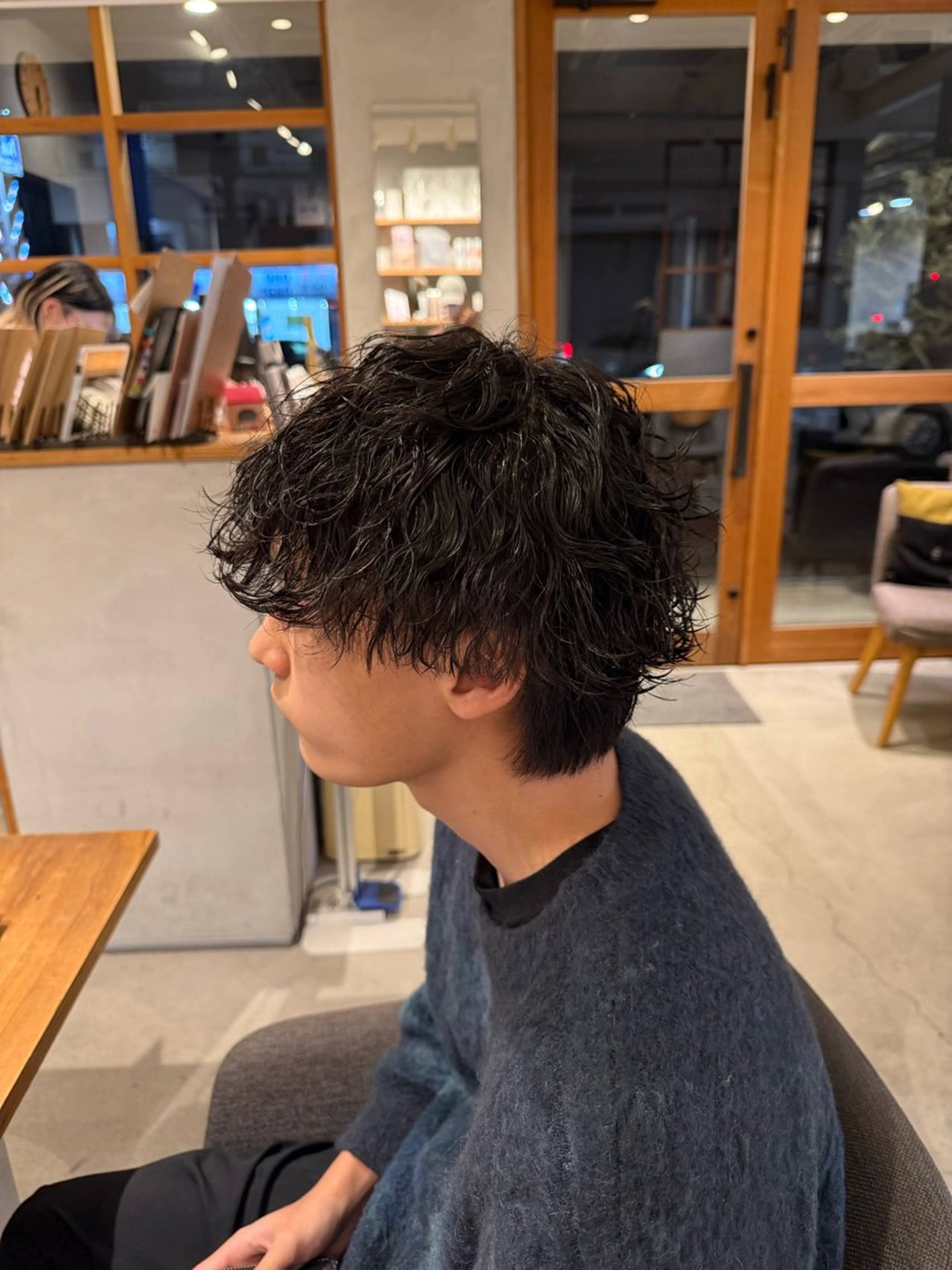 ミディアム パーマ メンズ ミディアムパーマ メンズパーマ ツイストスパイラルパーマ 波巻きパーマ スパイラルパーマ カット パーマ 春日井メンズパーマ 🔥KOSEI🔥のヘアスタイル