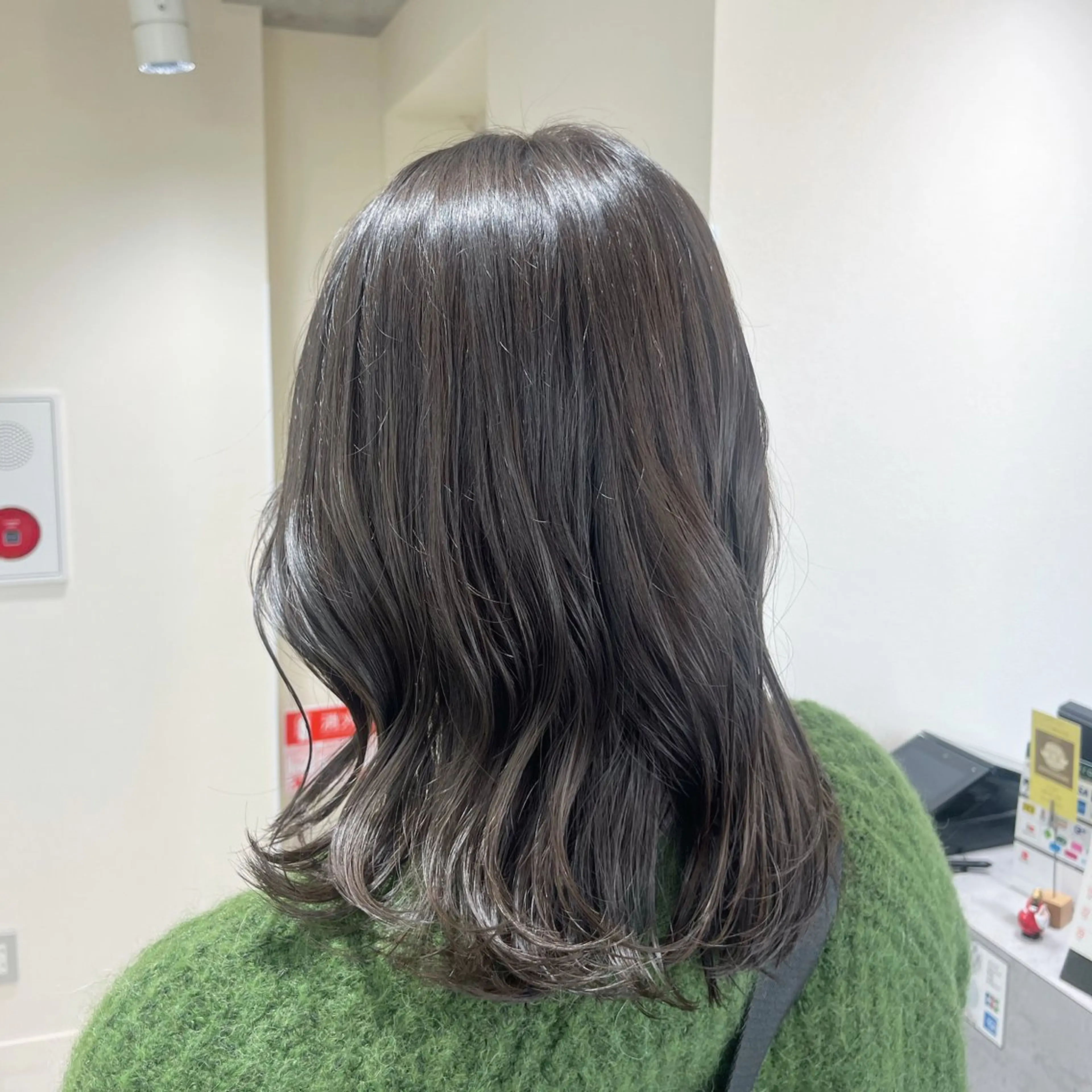 ミディアム ユイナ 🕊NaVI ベージュ/透明感のヘアスタイル