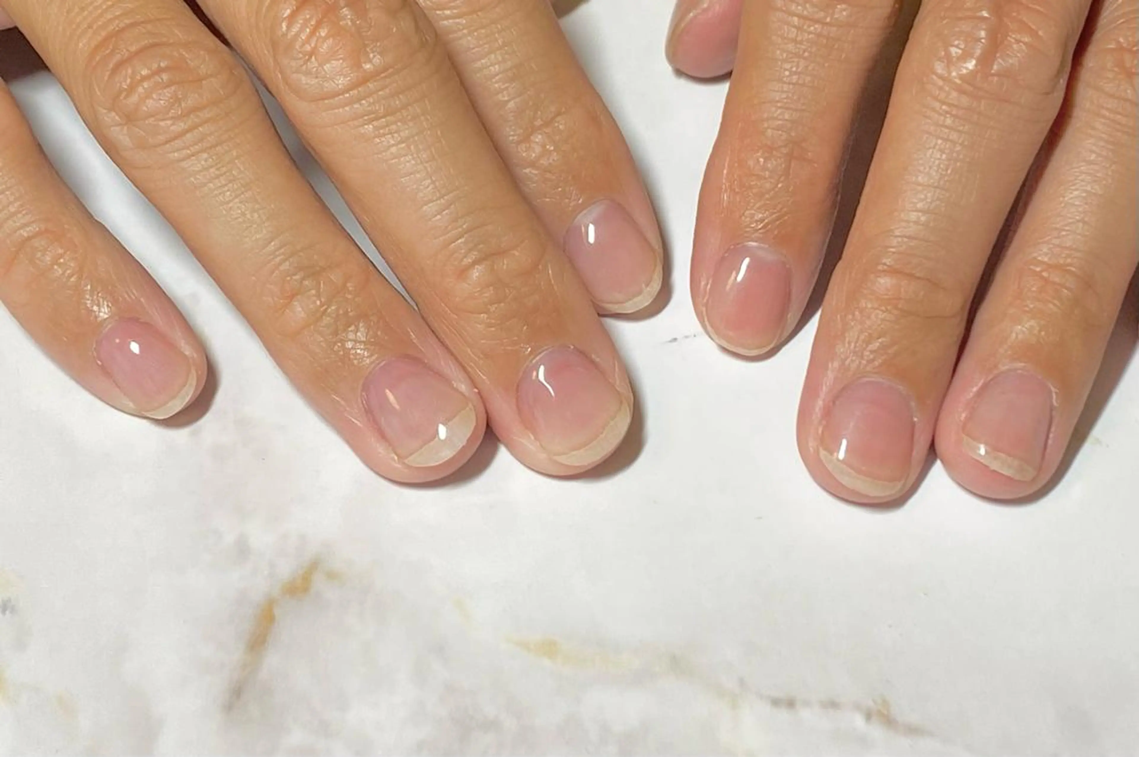 クリアベースのみ(セルフネイラーさん・爪補強・爪噛み癖・二枚爪・爪を自然と綺麗に見せたい・校則や仕事でできない方など)の写真