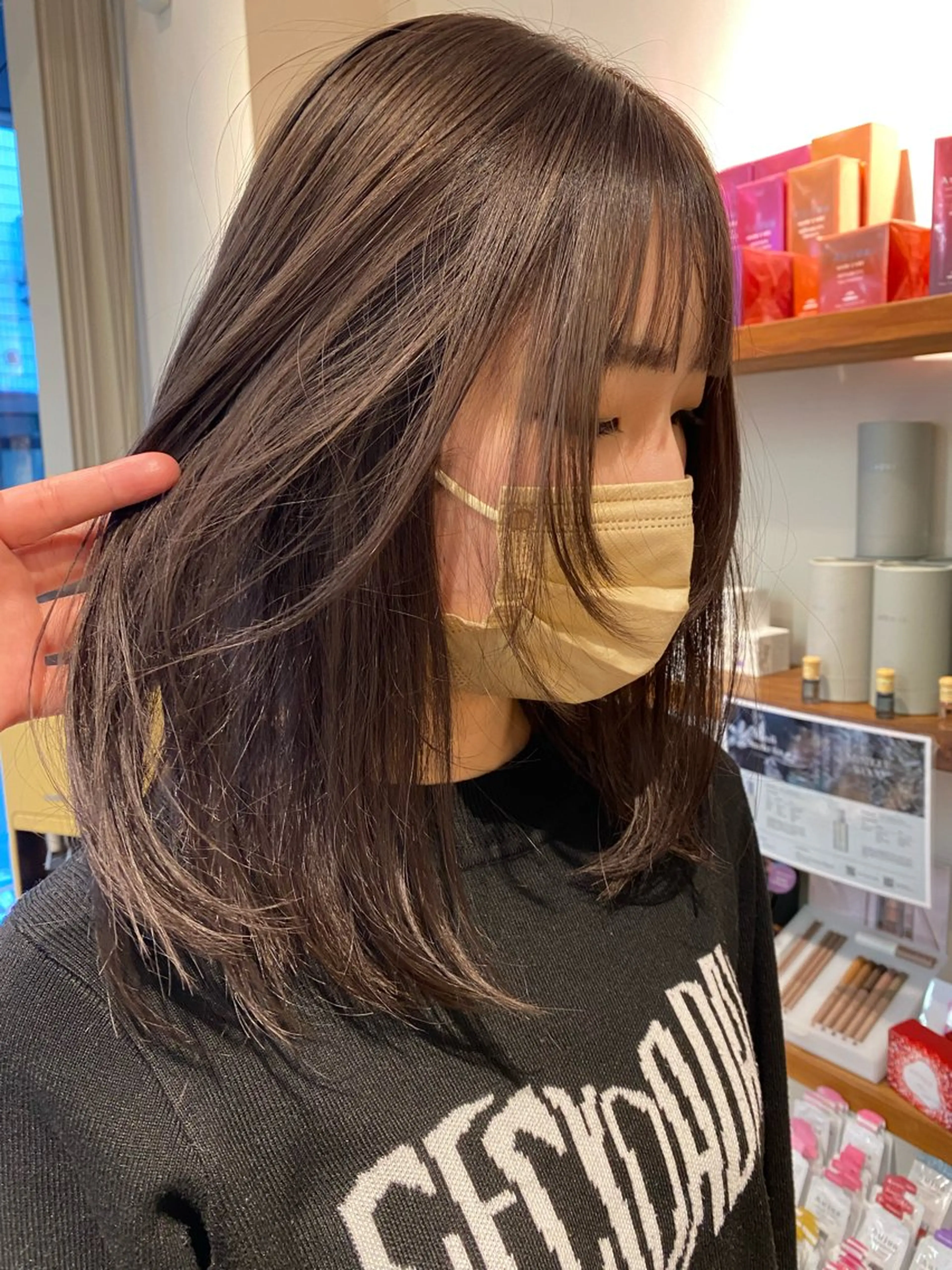 セミロング カラー 透明感カラー カット ヘアカラー ナチュラルヘア🫧 ナナミのヘアスタイル