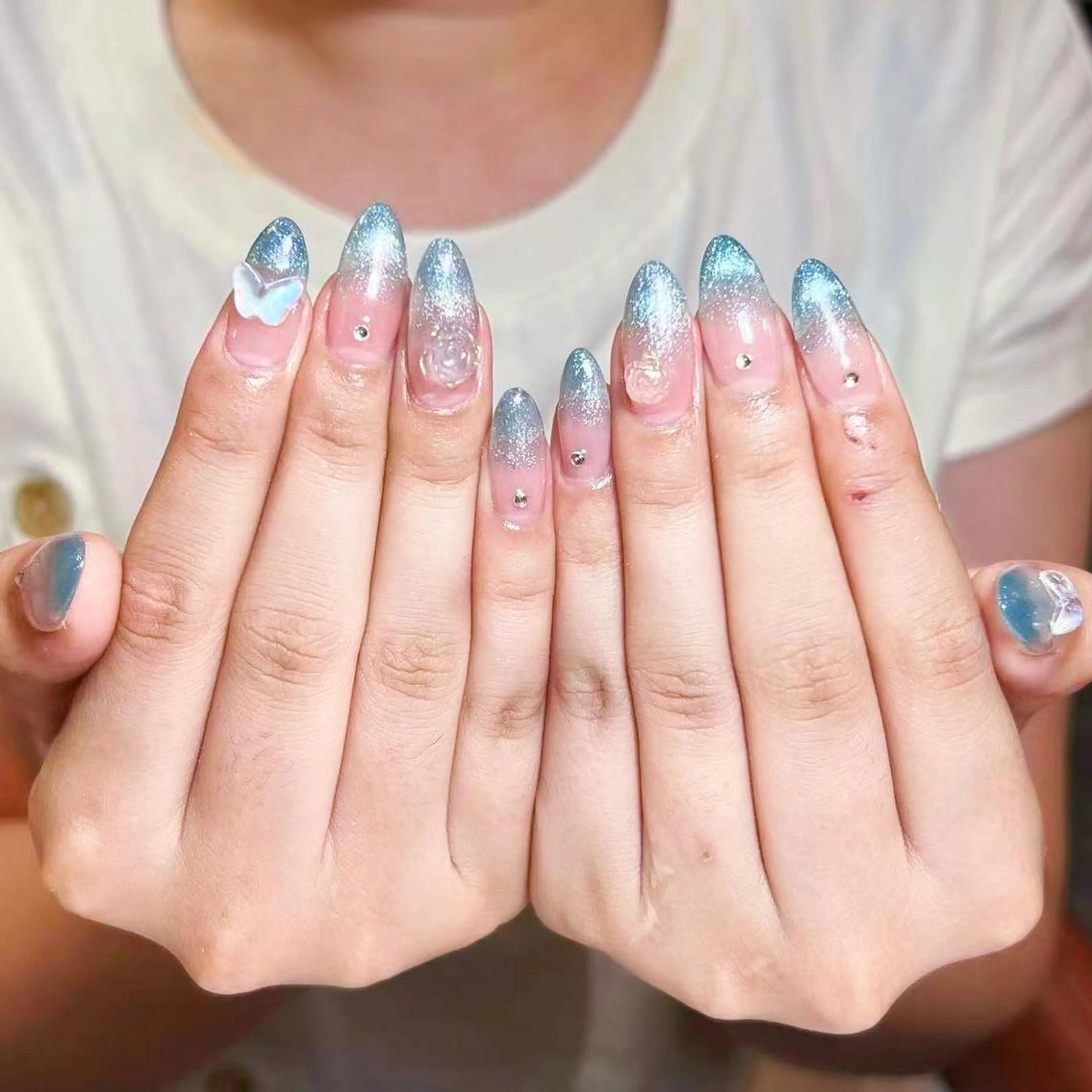 ネイル アートネイル オーロラネイル ガーリー キラキラネイル マグネットネイル ハンドネイル DIAMOND 💅のネイルデザイン