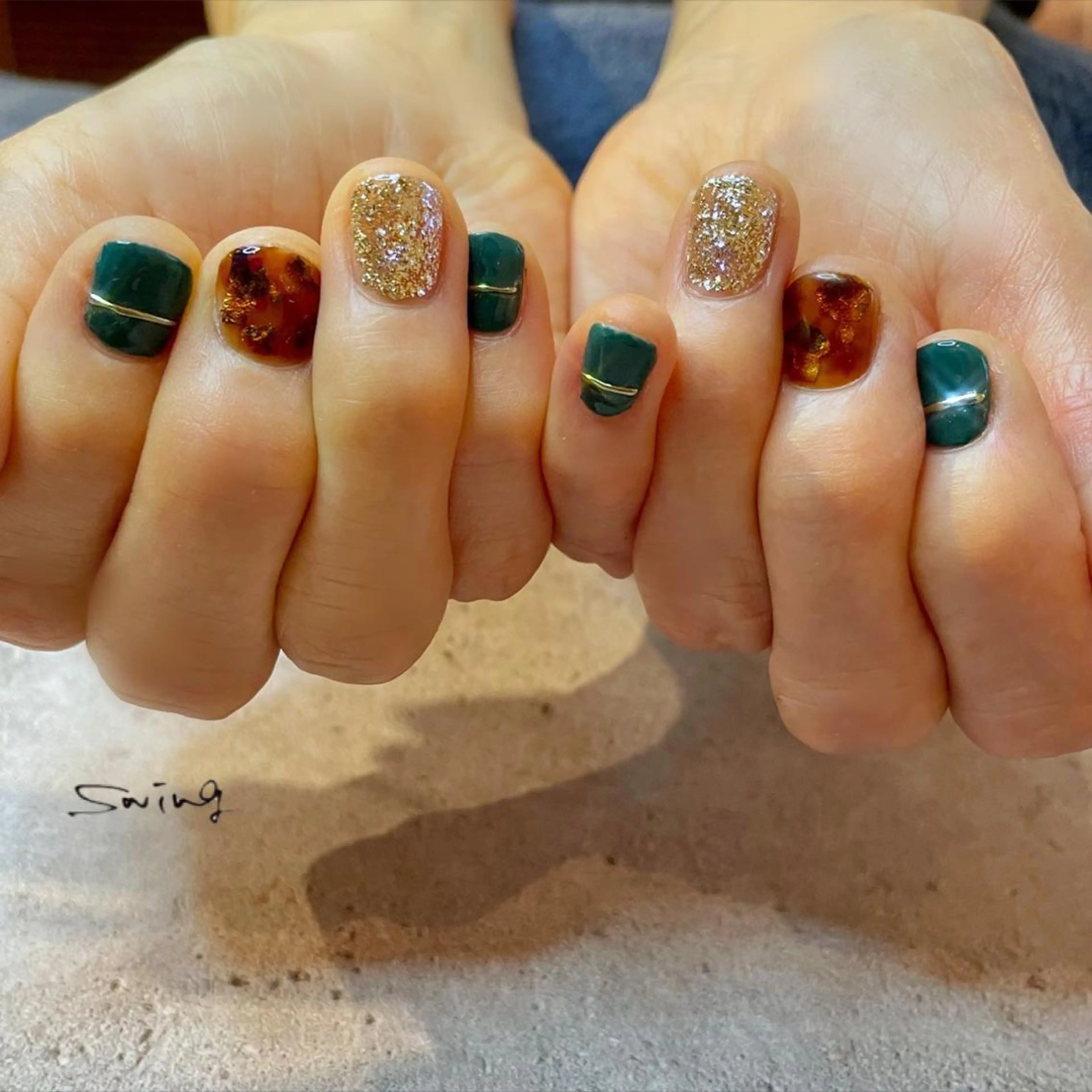 ネイル べっ甲ネイル グリーン SWING Nail Salon所属・Yoshida Takakoのネイルデザイン