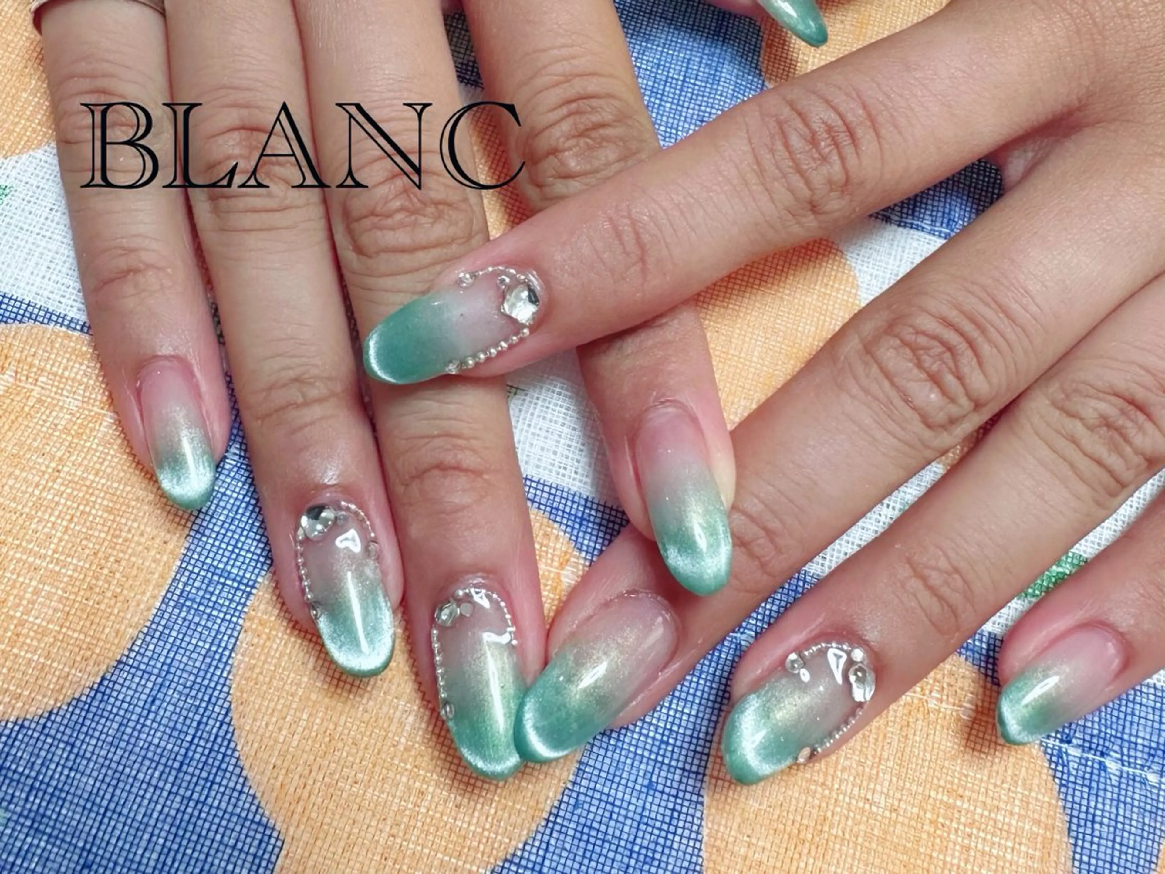 ネイル ハンドネイル BLANC （ブラン）のネイルデザイン