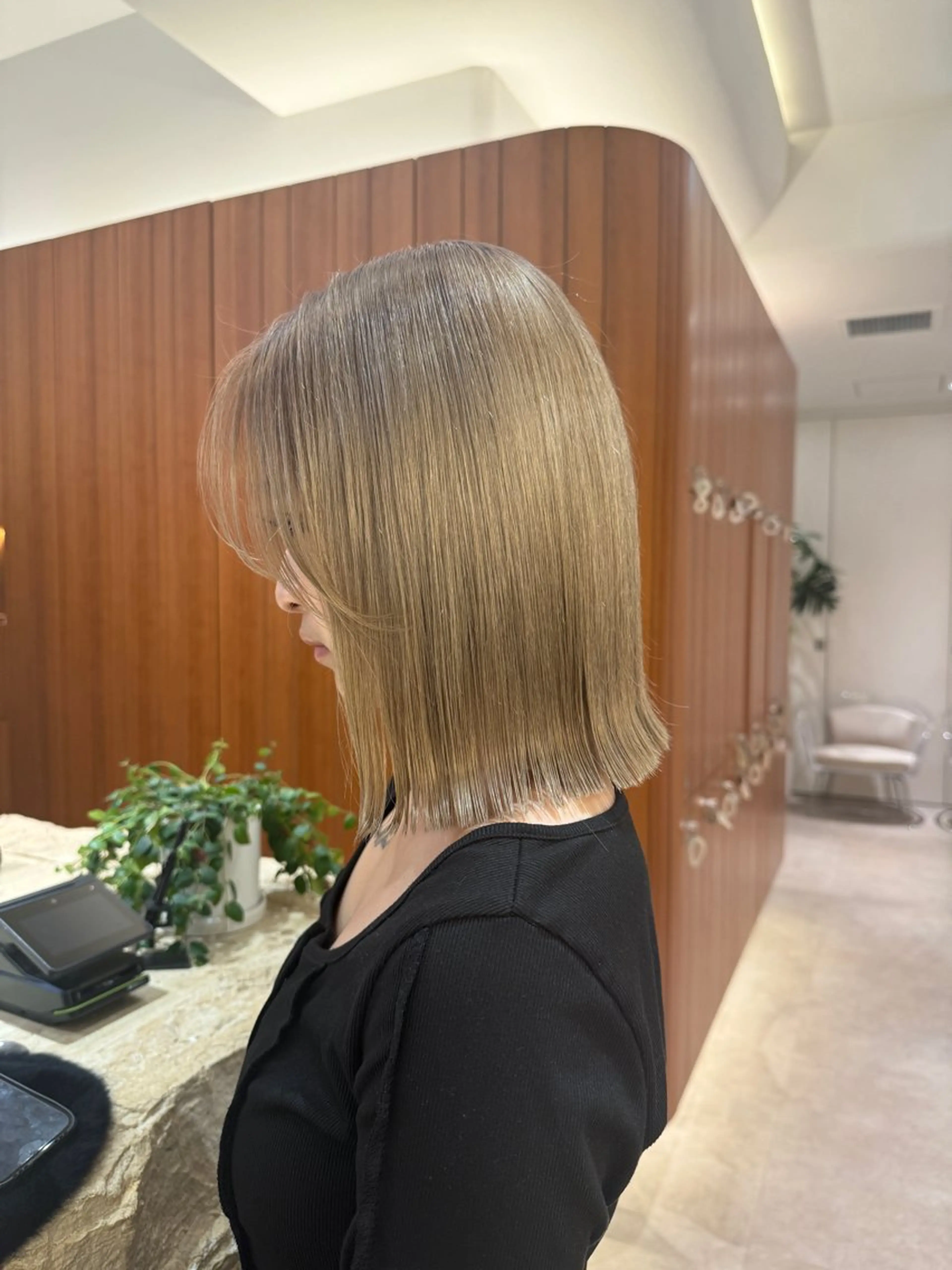 ミディアム カラー 切りっぱなしボブ ショートボブ ボブレイヤー ボブ くびれヘア カット ヘアカラー トリートメント 渋谷ボブ/レイヤー ボブ田中航平のヘアスタイル