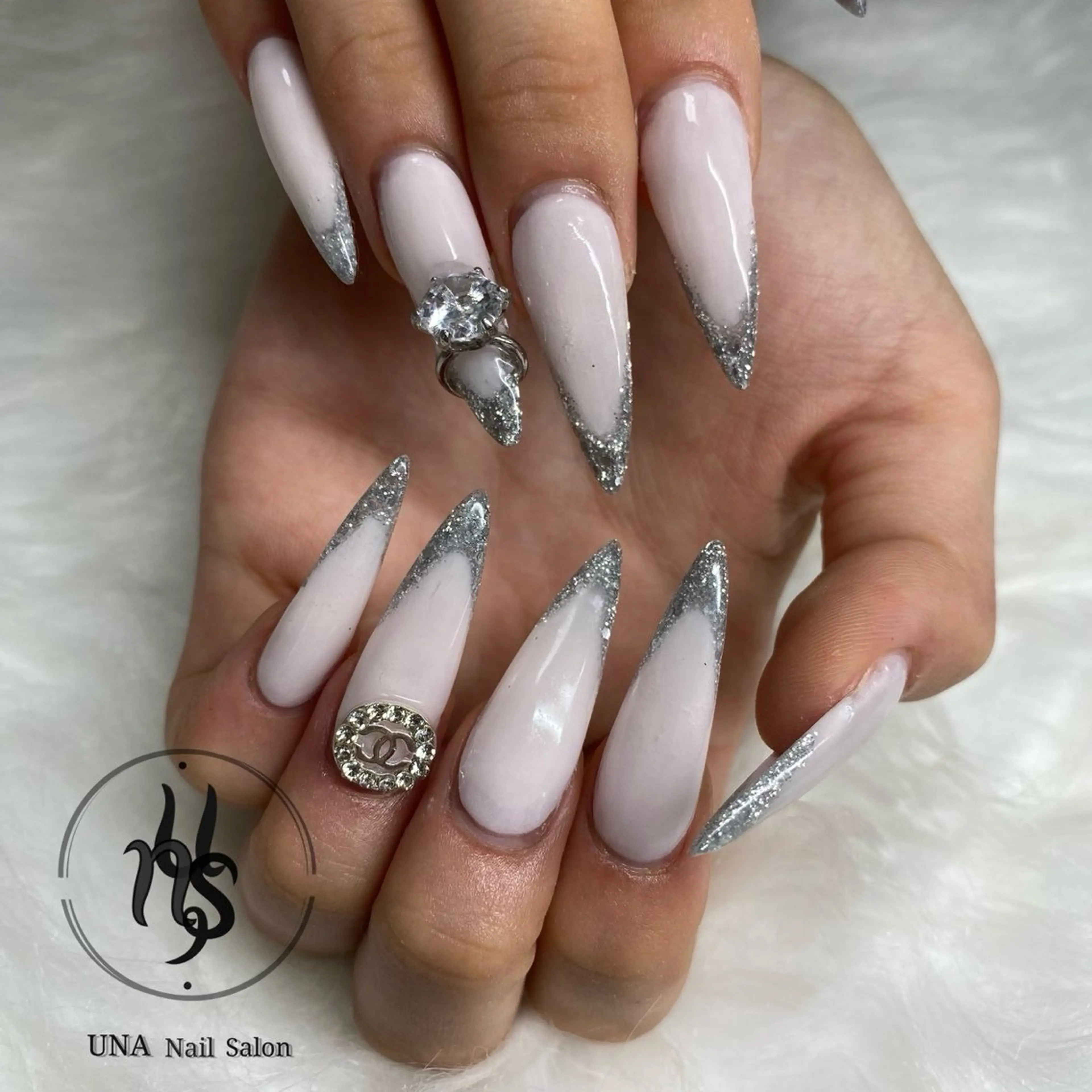 ネイル アートネイル フレンチネイル ジェルネイル グラデーション ロングネイル _una_salon所属・unasalon 美遥のネイルデザイン