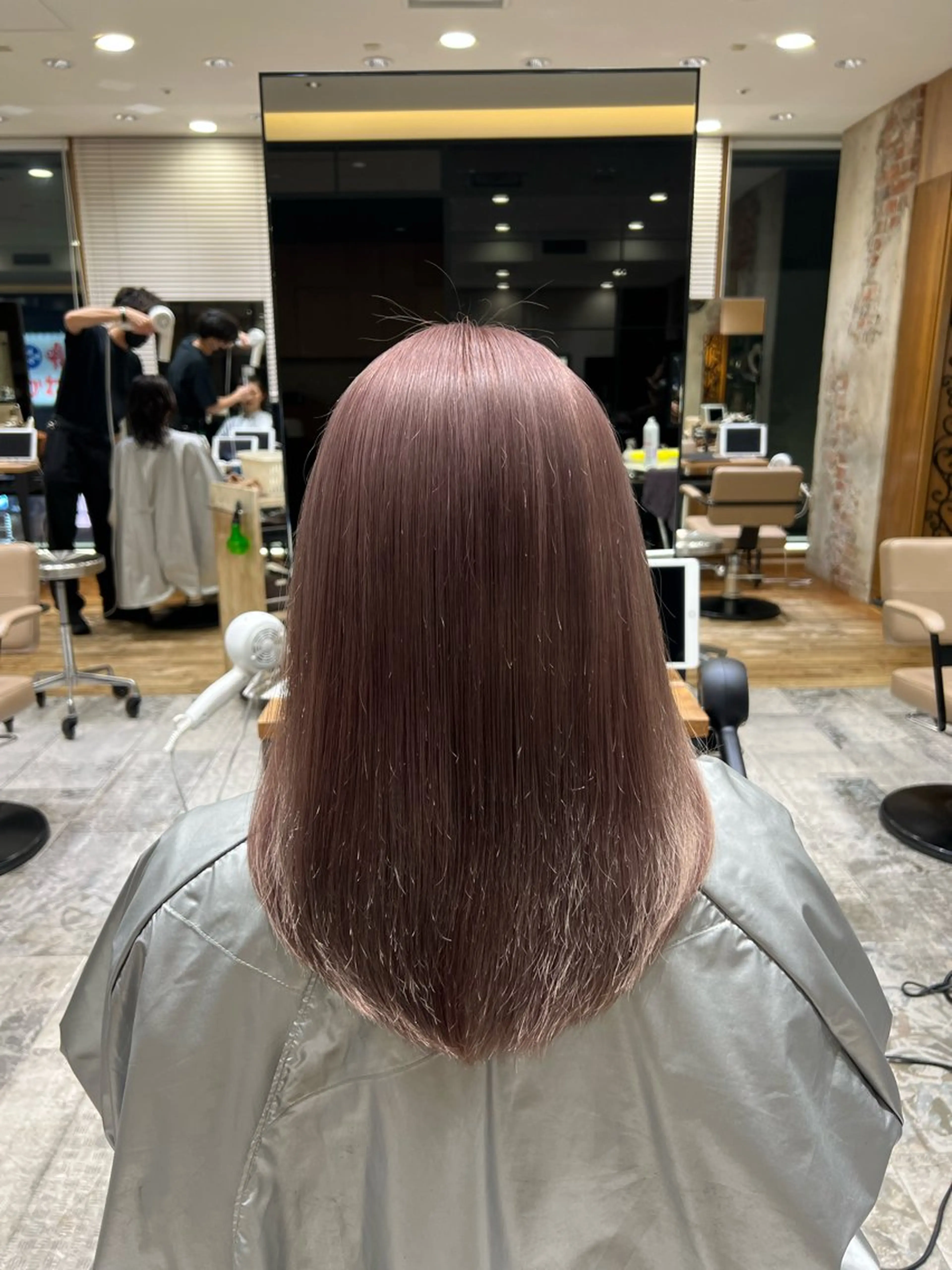 ミディアム カラー ベージュカラー ピンクカラー ピンクベージュ 透明感🫧 amu🫧のヘアスタイル