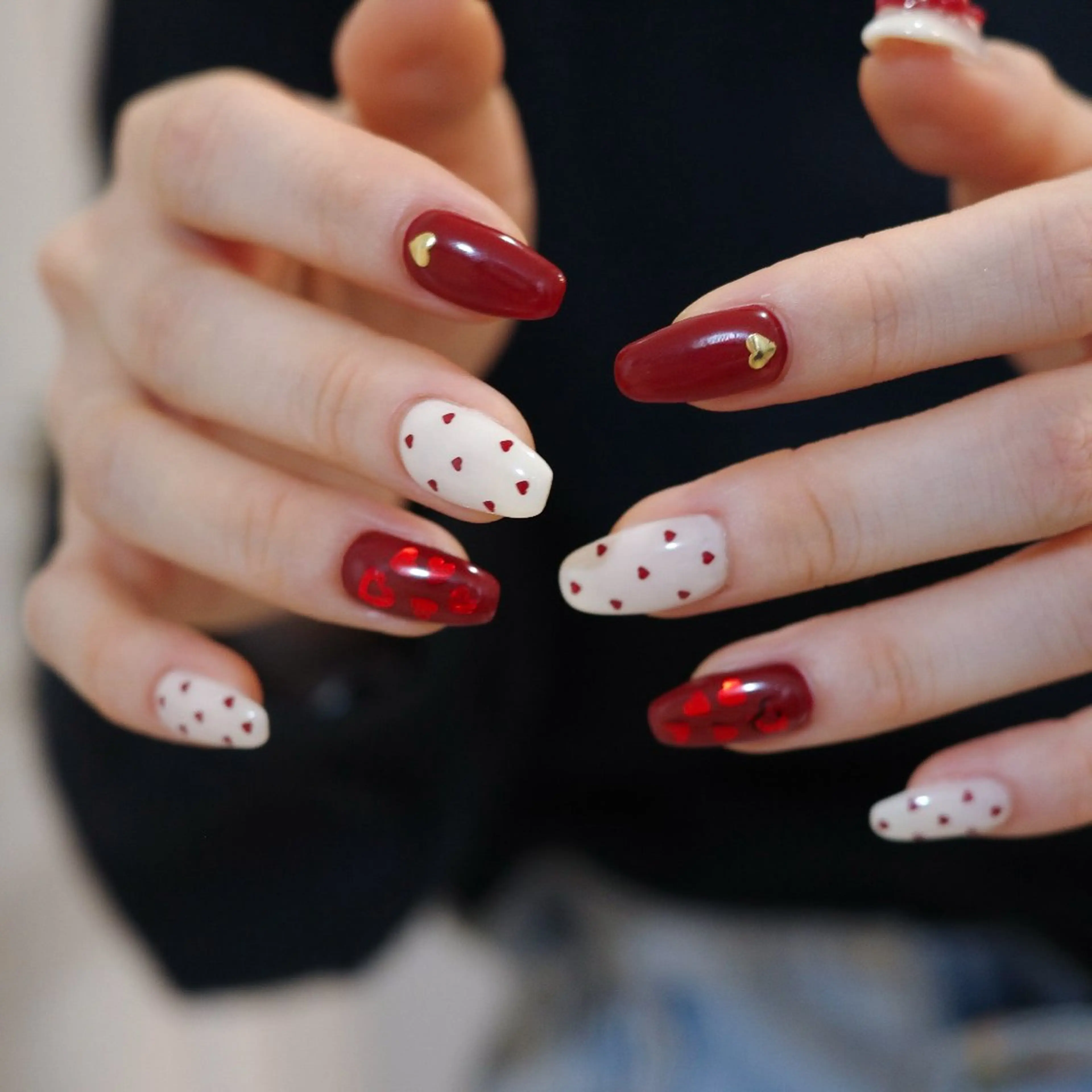 ネイル ボルドー ハート リボン ホワイト 冬ネイル ハンドネイル pointillé .ayaのネイルデザイン