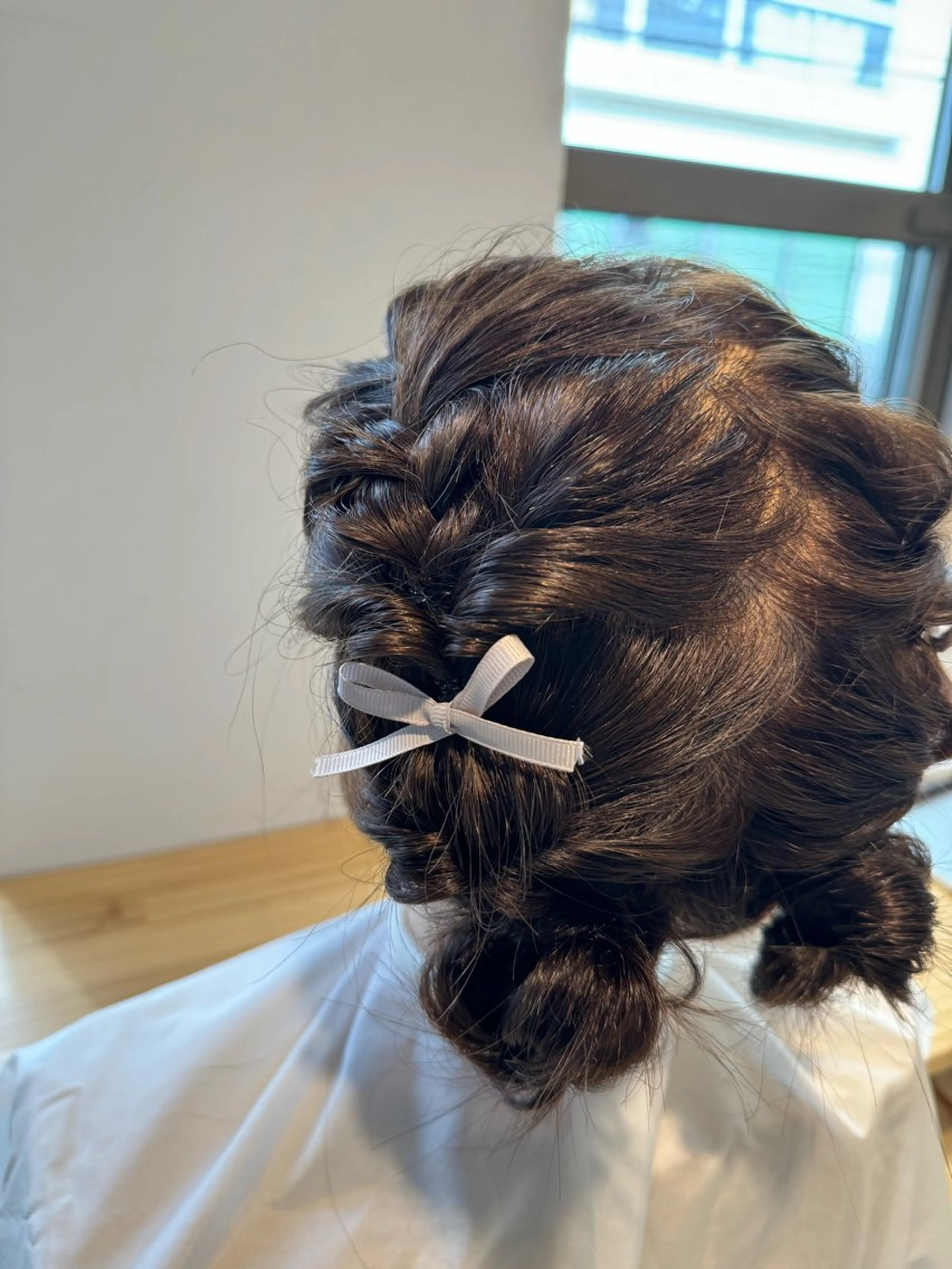 セミロング ヘアアレンジ キッズ お団子ヘア 子どものヘアアレンジ お呼ばれセット🕊️ 高円寺/太田和のヘアスタイル