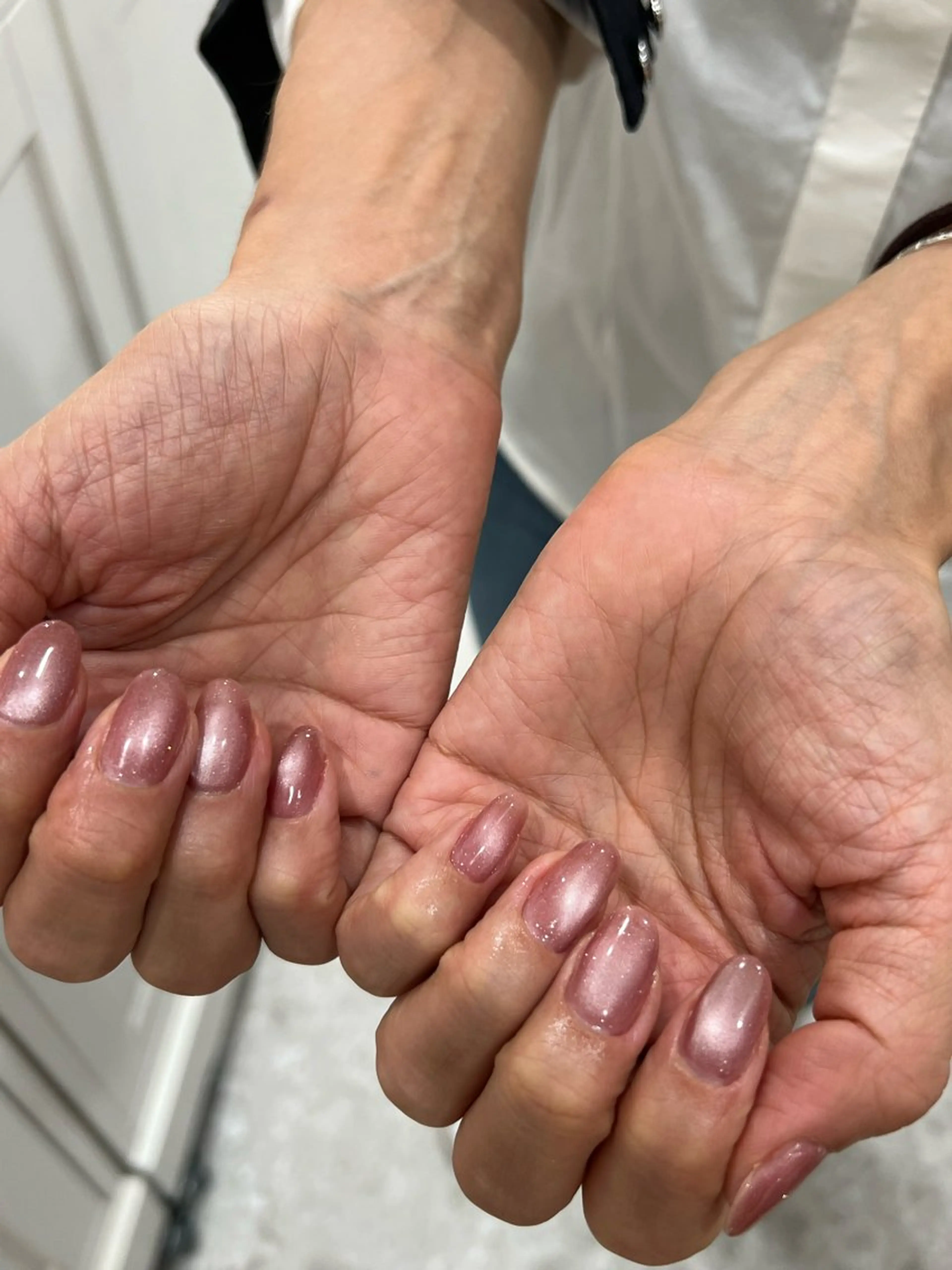 ネイル フラッシュネイル マグネットネイル マグネットワンカラー ワンカラーネイル ピンク J.O.NAILS所属・📍銀座 💅🏼yuriのネイルデザイン