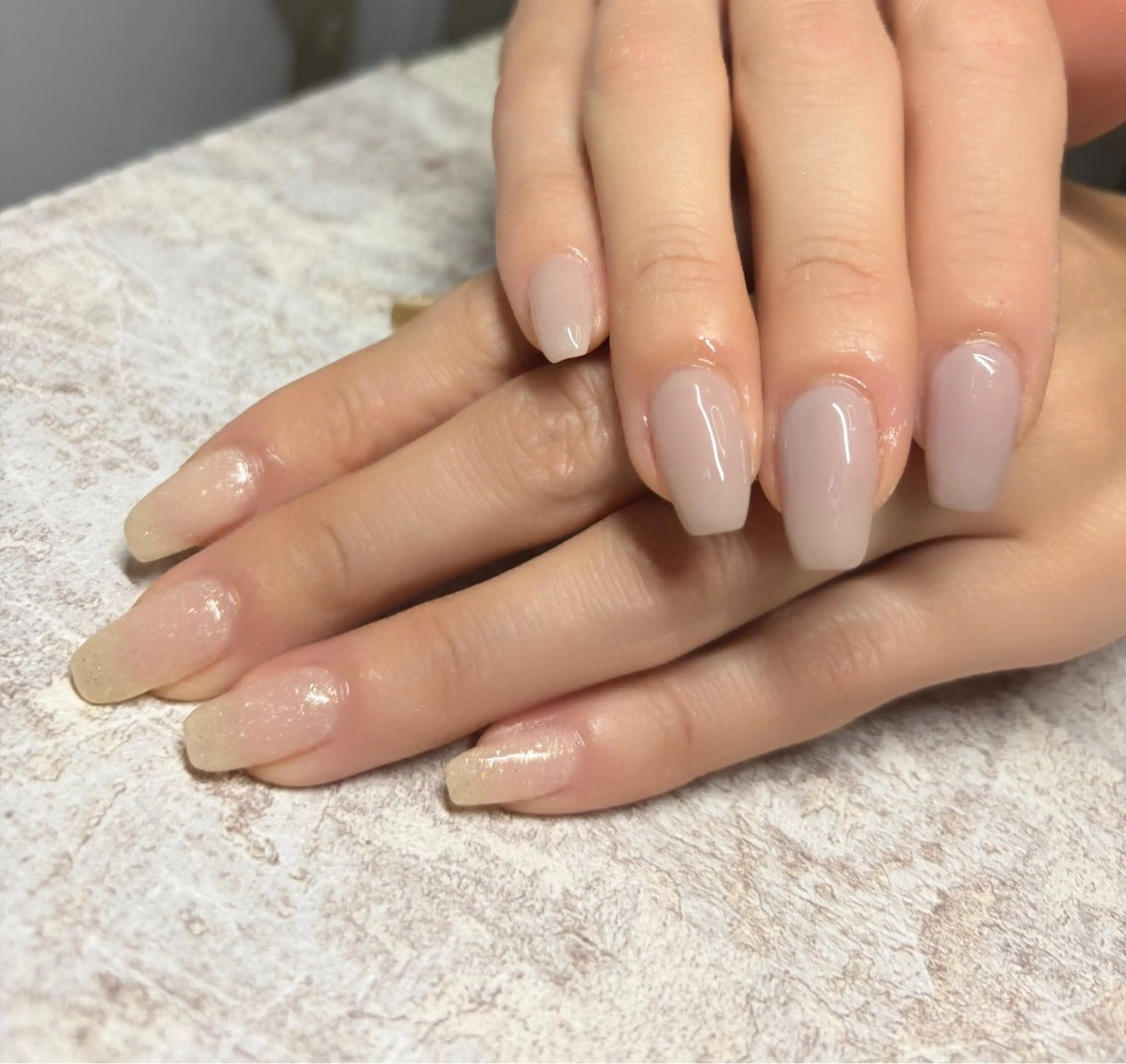 ネイル ロエ所属・Lowé いちごのネイルデザイン