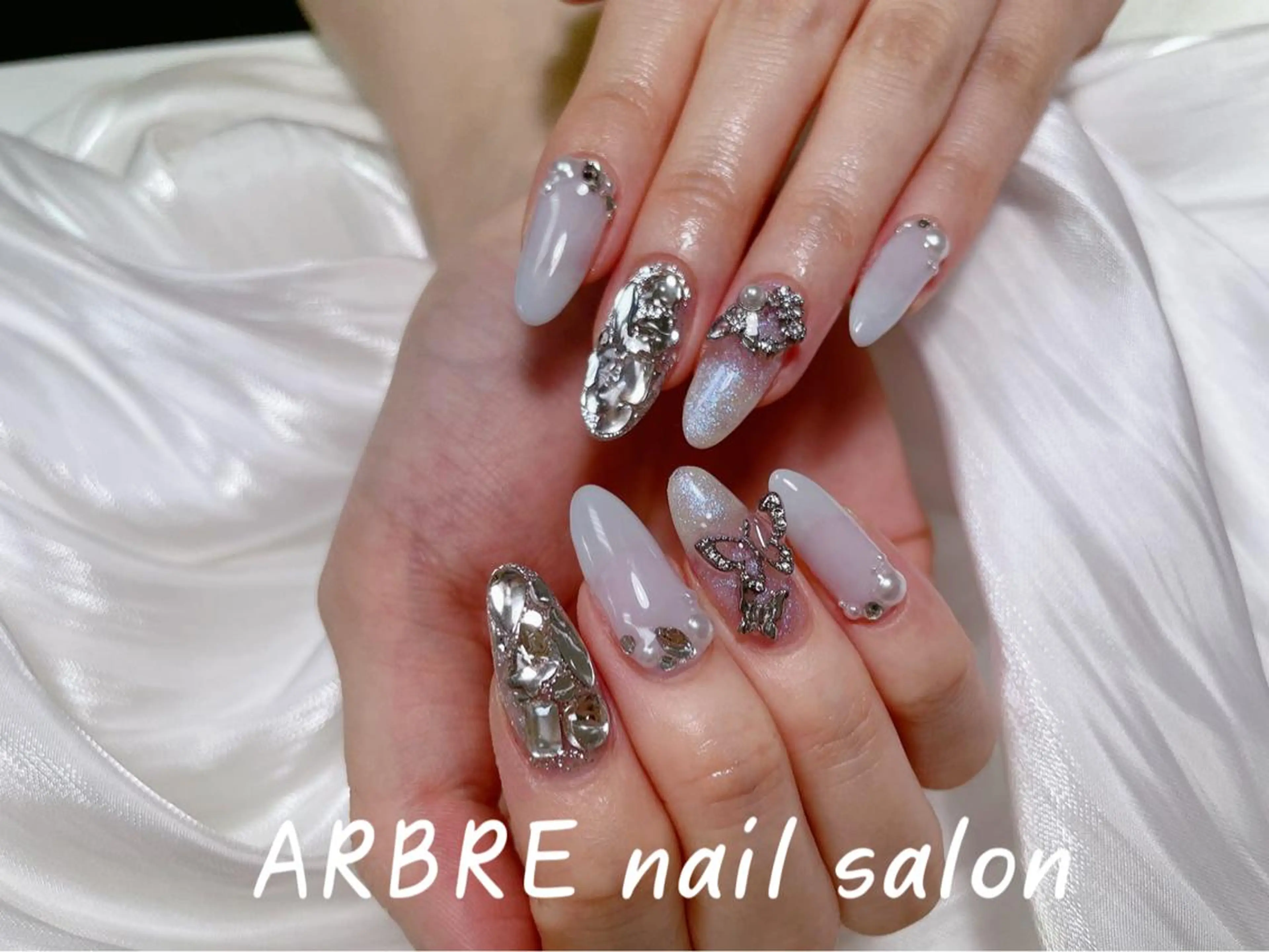 ネイル ハンドネイル ハンドケア 小林 凛のネイルデザイン