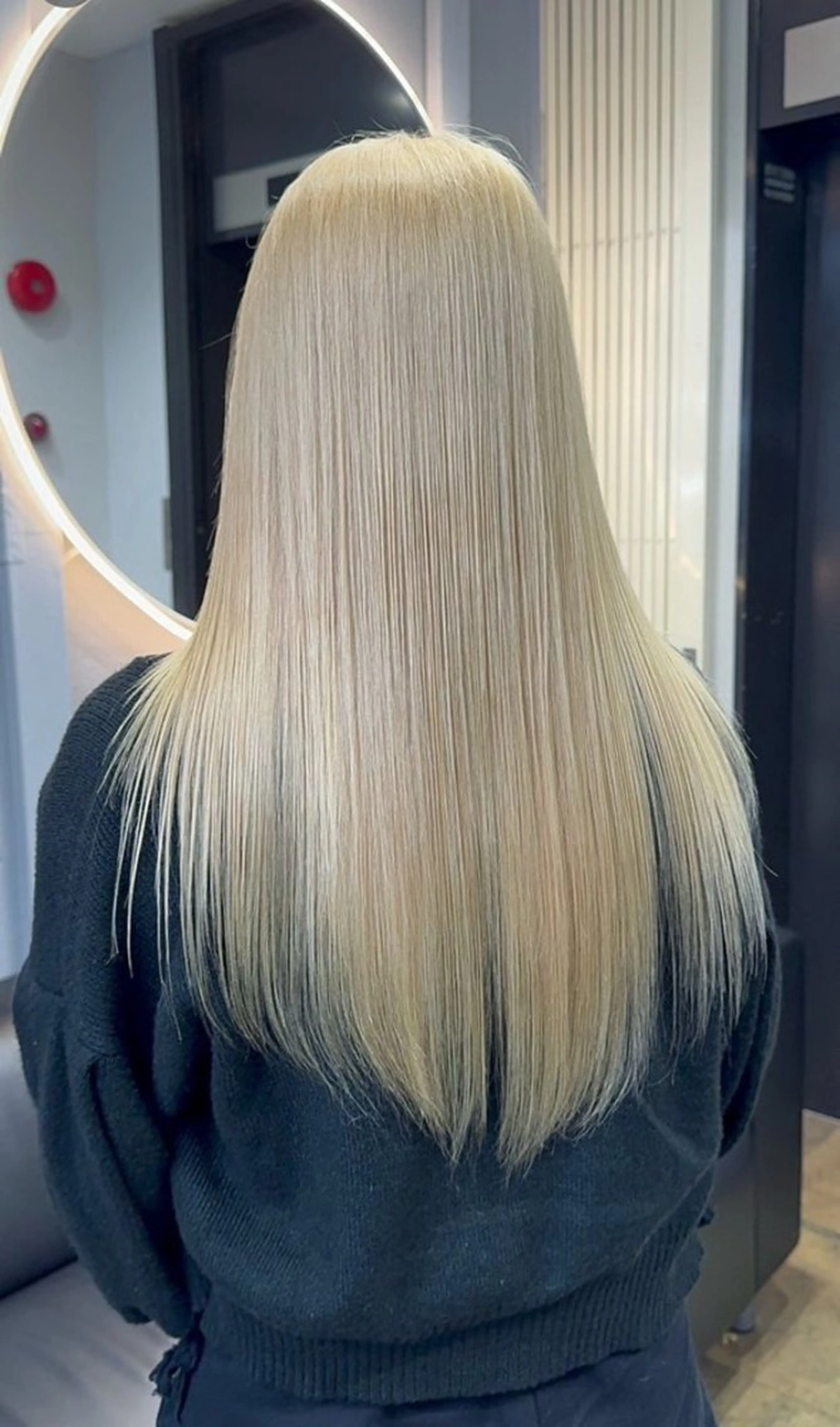 セミロング カラー かの／GiseL／ ハイトーン／ブリーチのヘアスタイル