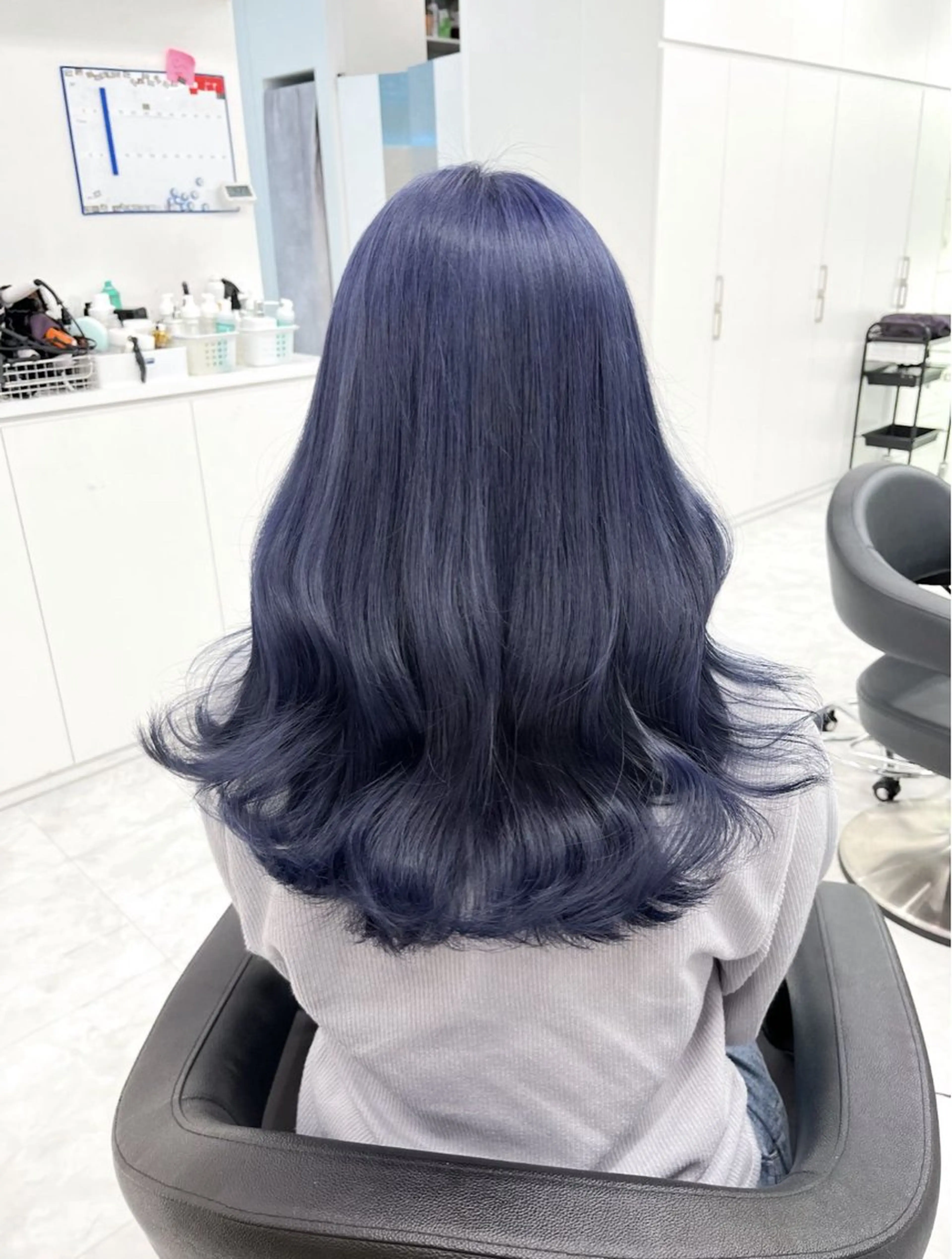 セミロング カラー ヘアアレンジ 🩵ダメージレス艶感 ハイトーン🩷のヘアスタイル