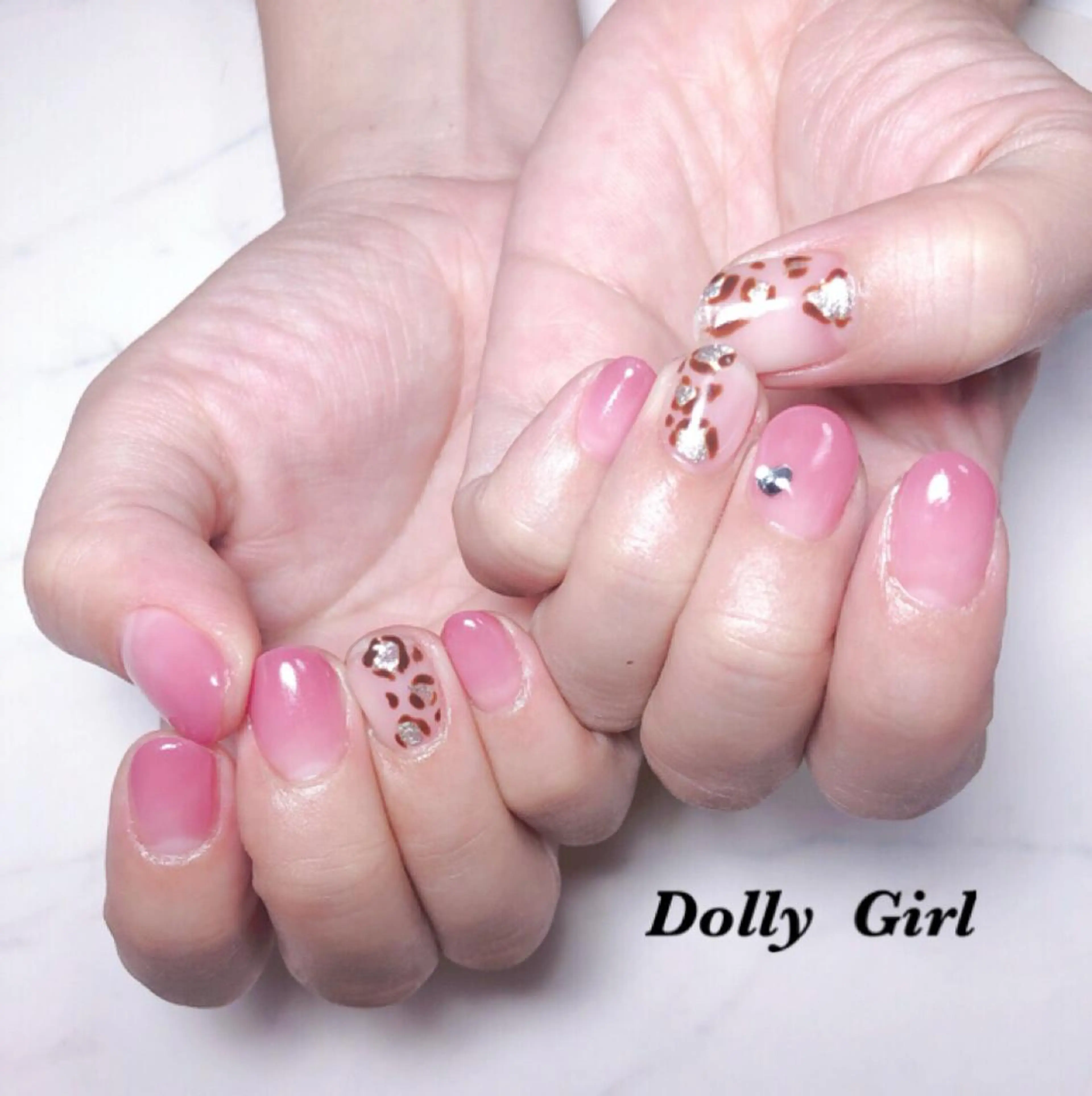 ネイル ストーンネイル 個室ネイルサロンDolly  Girl〜ドーリーガール〜所属・DollyGirl KYOKOのネイルデザイン