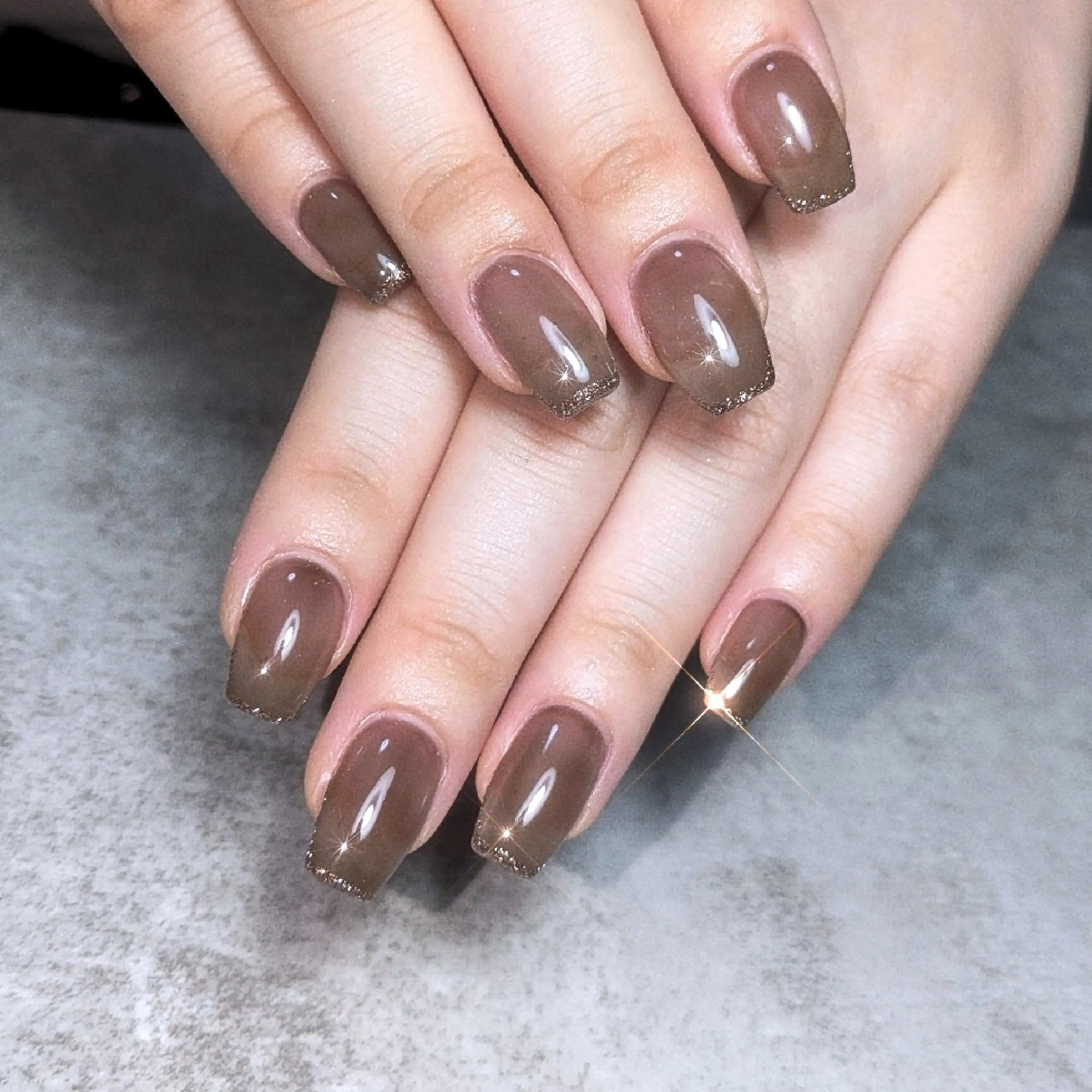 ネイル フレンチネイル グラデーション ラメ(グリッター) ラメグラデーション ハンドネイル 塩見 聖子のネイルデザイン