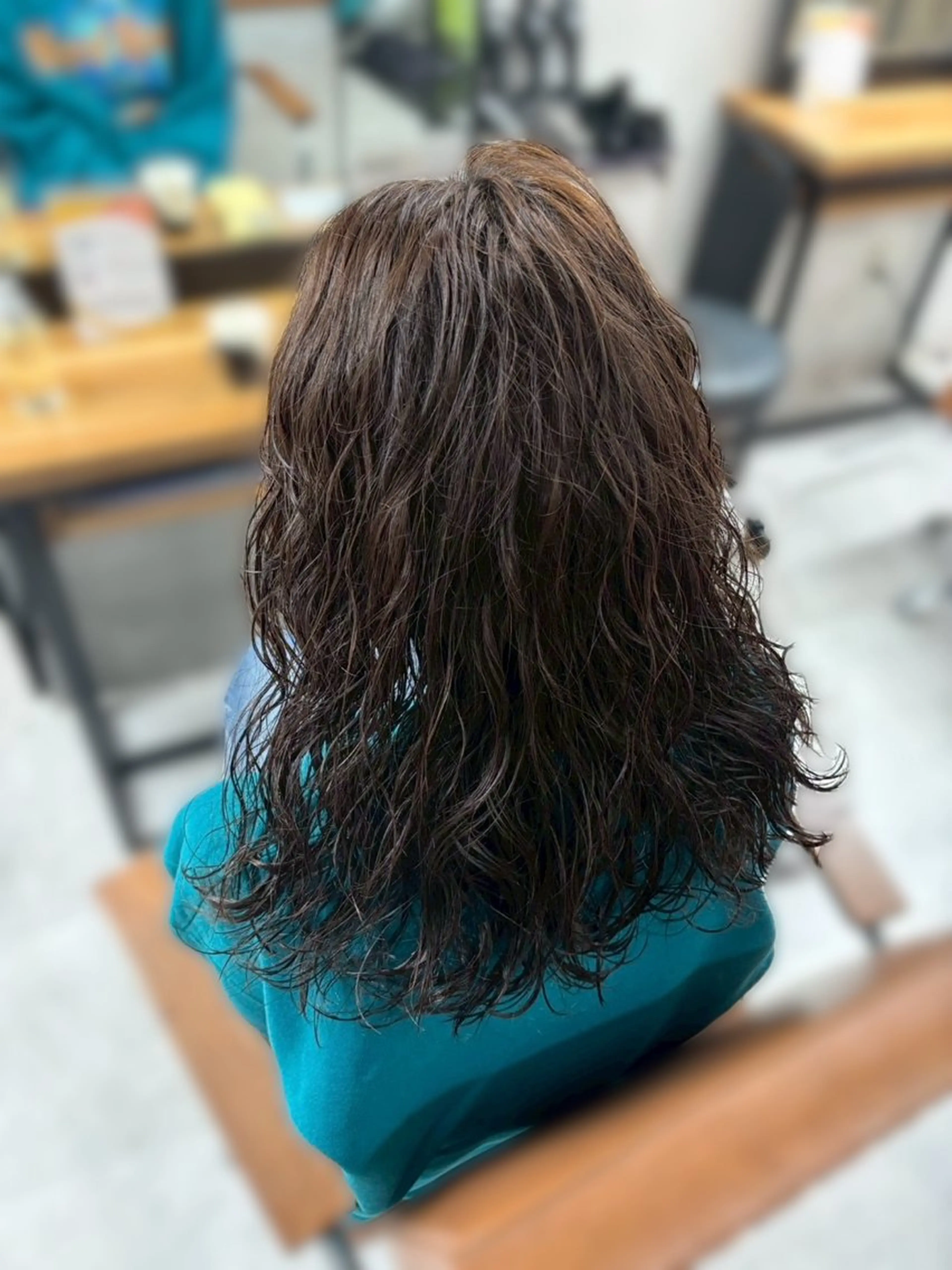 セミロング カラー パーマ ヘアアレンジ メンズ キッズ ヘアカラー トリートメント レイヤー×ハイトーン / mihana🪐のヘアスタイル