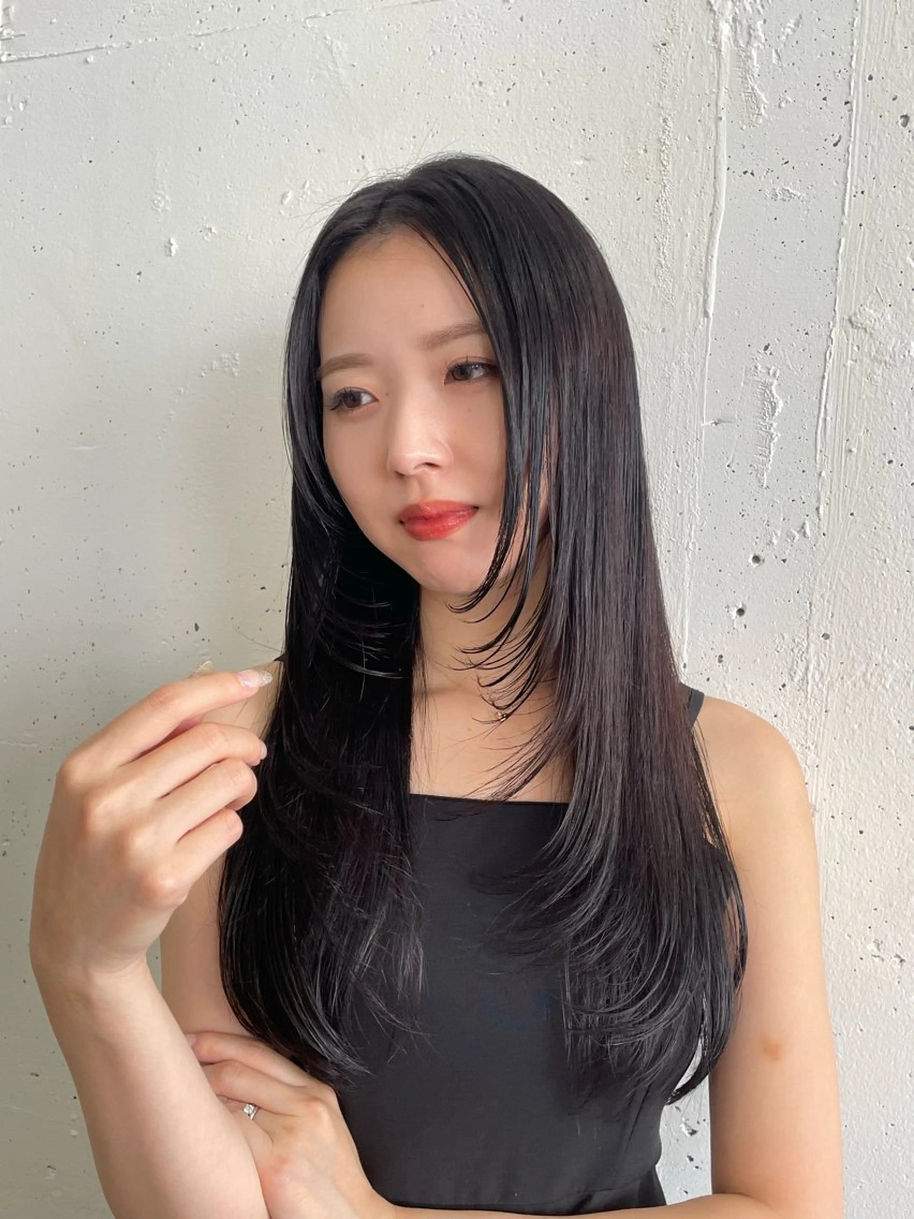 ロング カラー レイヤーカット 𝙃𝘼𝙍𝙐🎀 韓国×エクステのヘアスタイル