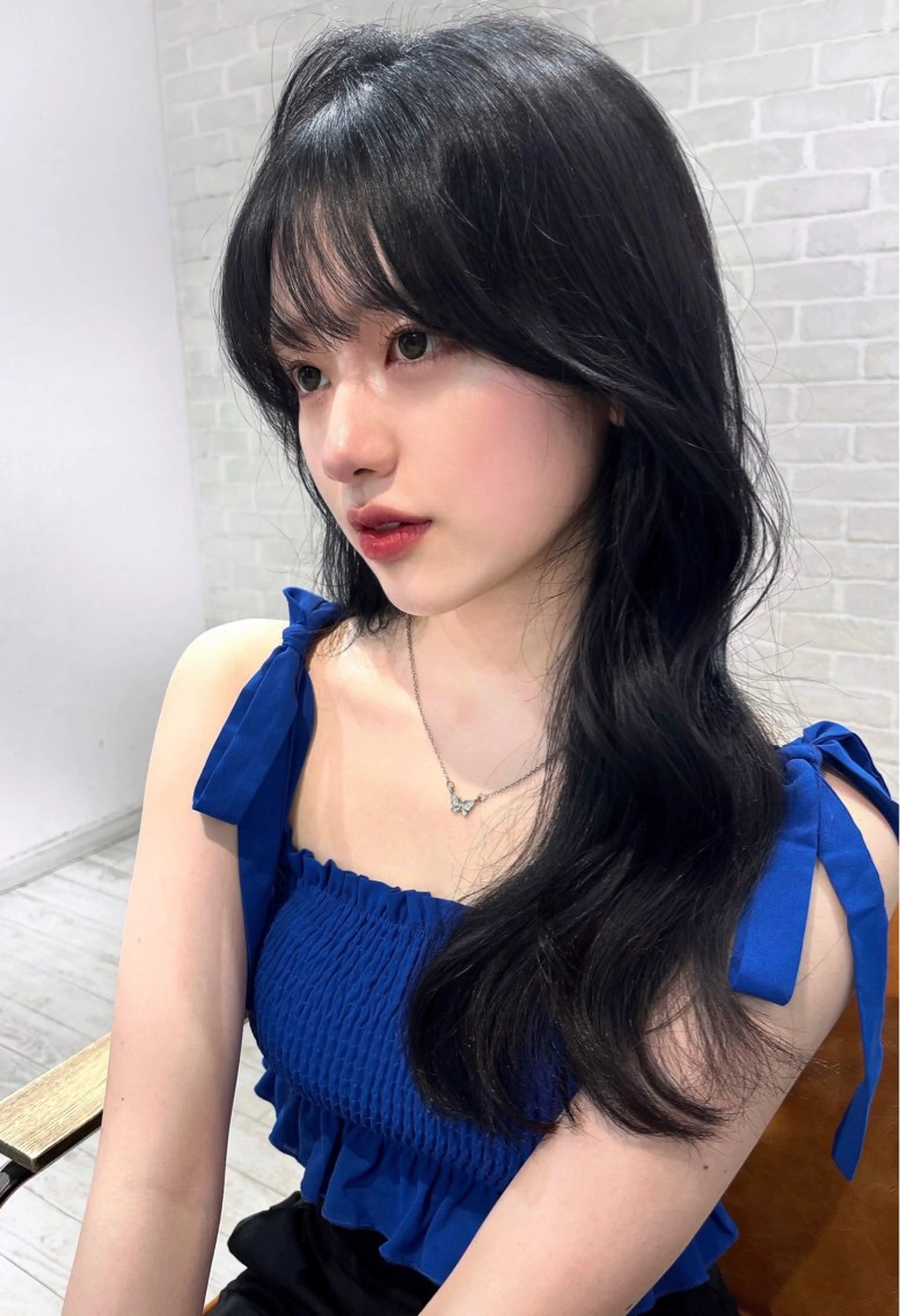 ロング カラー 黒髪 ブルーカラー ブルーブラック くびれヘア 顔まわりレイヤー カット ヘアカラー 【韓国ヘア×透明感 カラー】笹谷 莉未のヘアスタイル