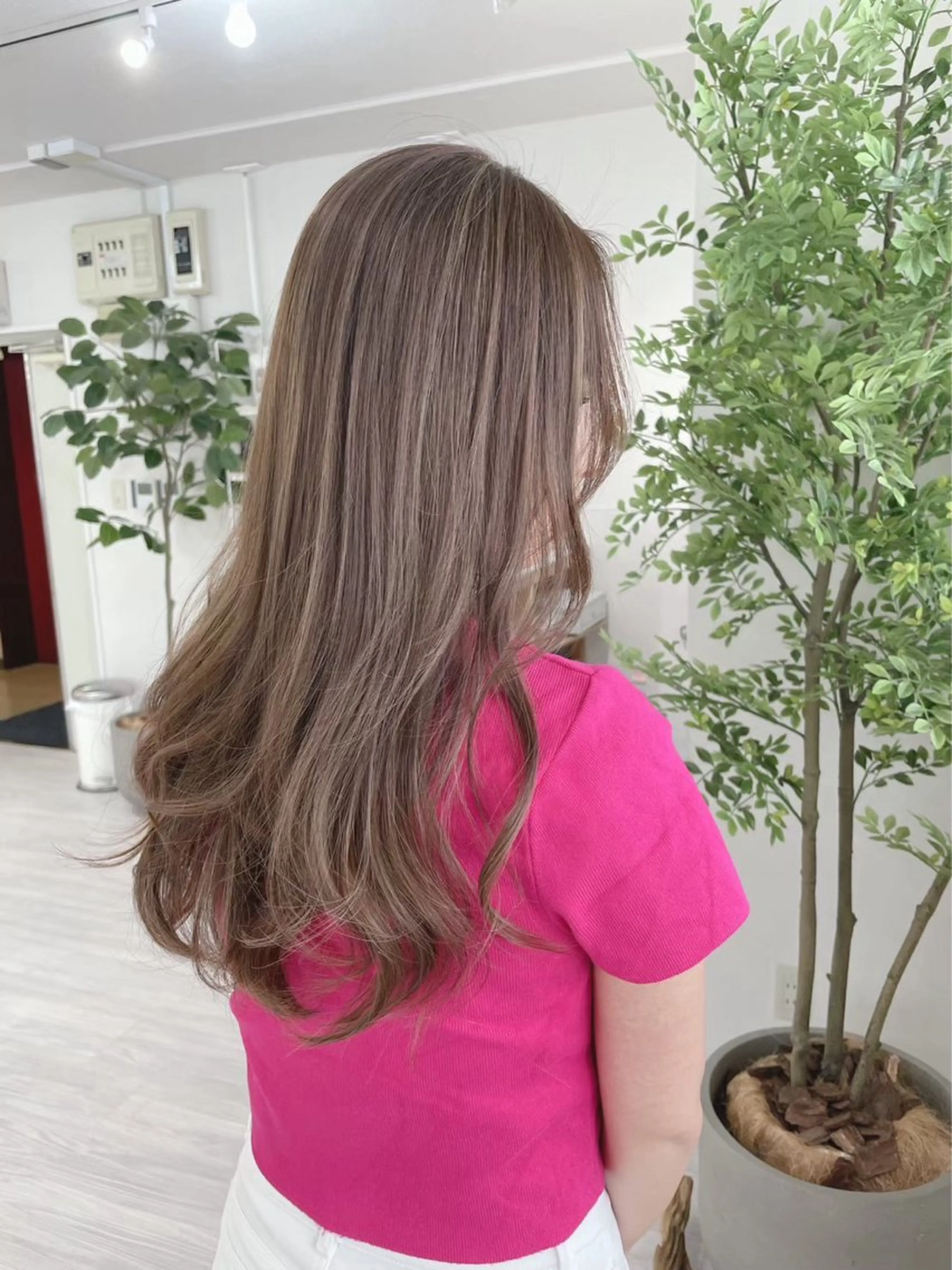 ロング カラー ベージュカラー ハイライトカラー 外国人風カラー ハイライト ダブルカラー艶カラー Chihayaのヘアスタイル