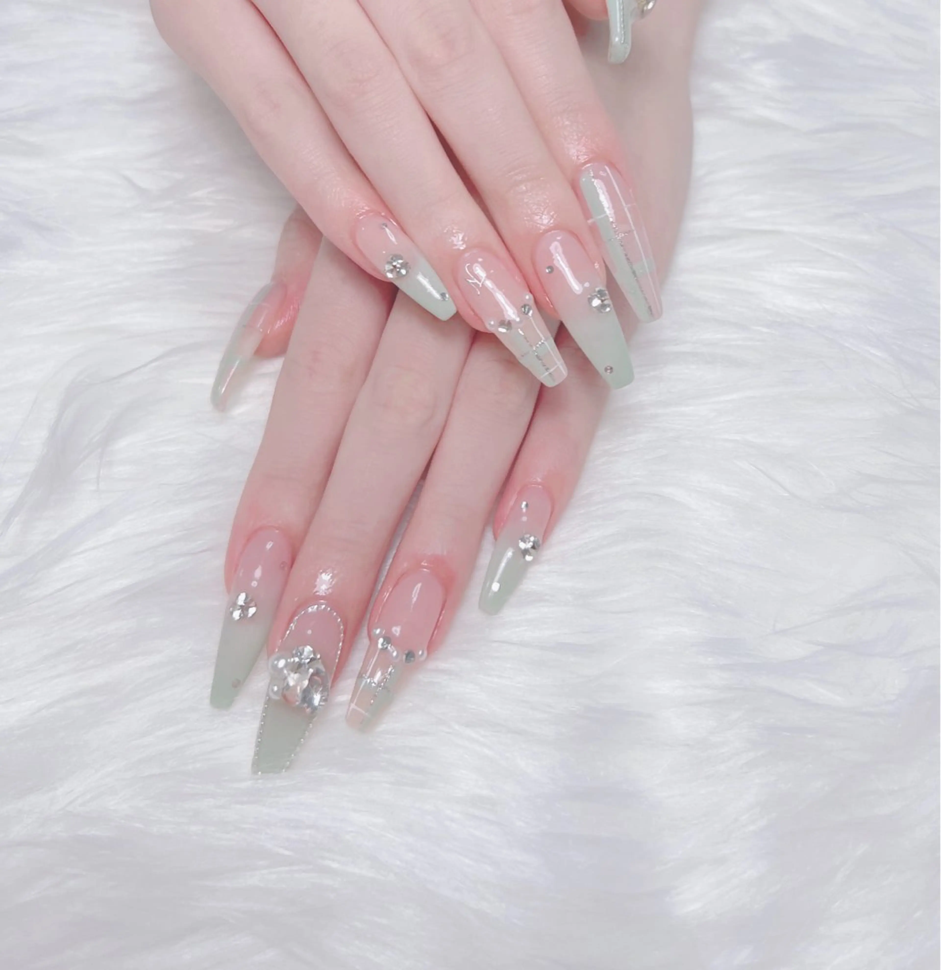 ネイル uuネイルサロン所属・uu ネイルサロン関内🌼のネイルデザイン