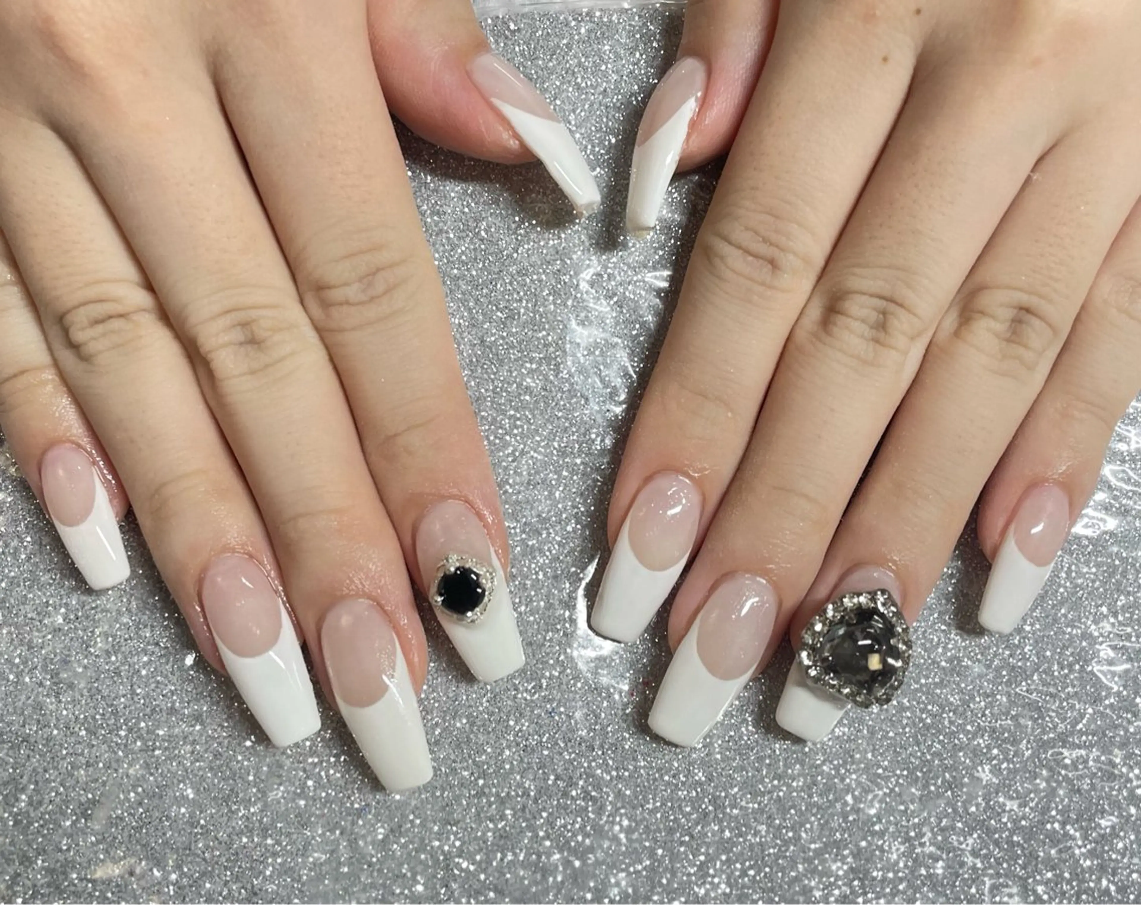 ネイル ハンドネイル VIERU 🌈🎀💖のネイルデザイン