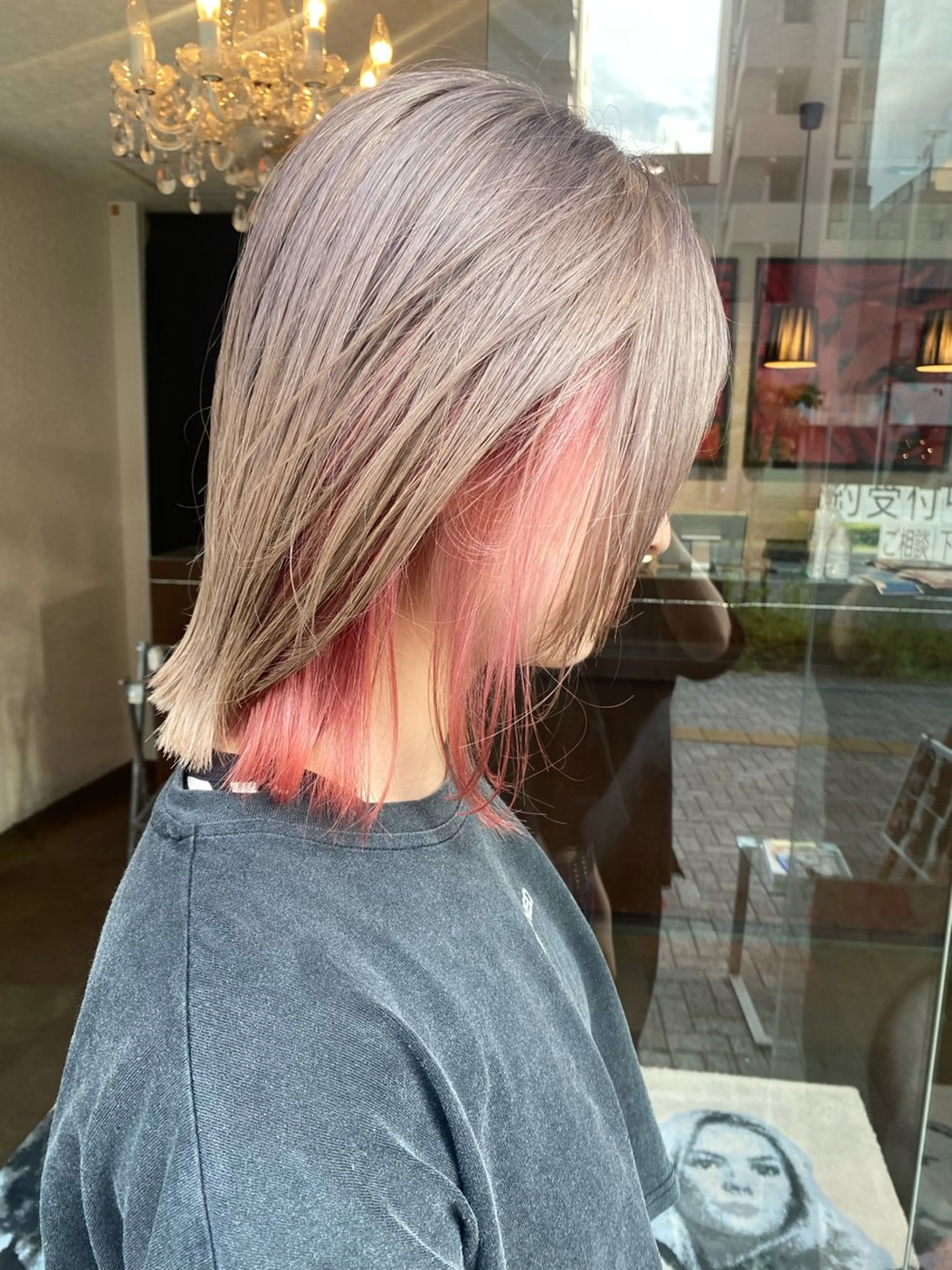 カラー ブリーチ イヤリングカラー ヘアカラー ＊インナーカラー＊ 植松彩音のヘアスタイル