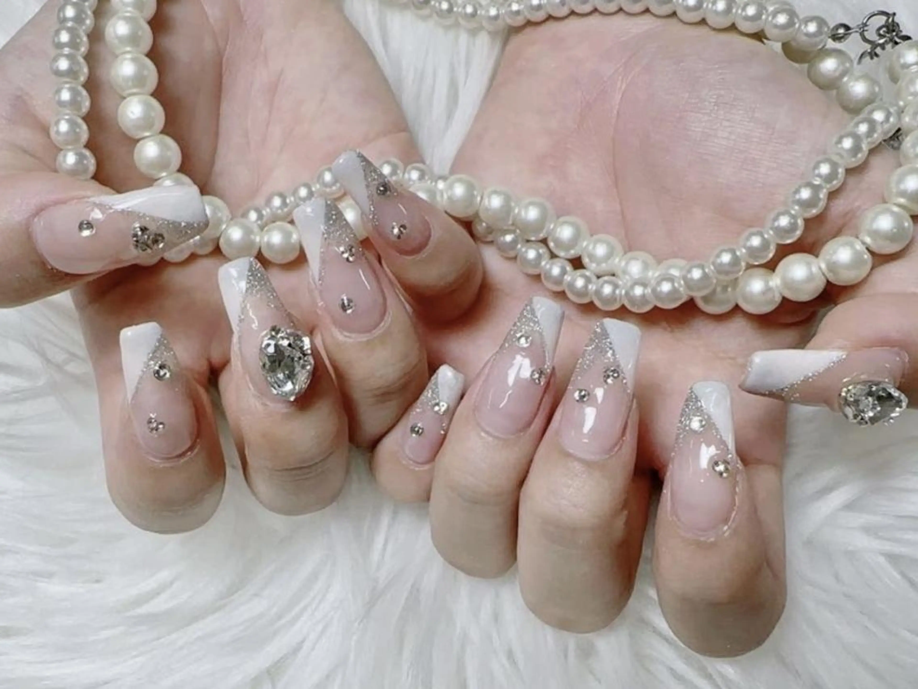 メンズ ネイル アートネイル フレンチネイル ジェルネイル キラキラネイル パラジェル Bloom kabukiのネイルデザイン