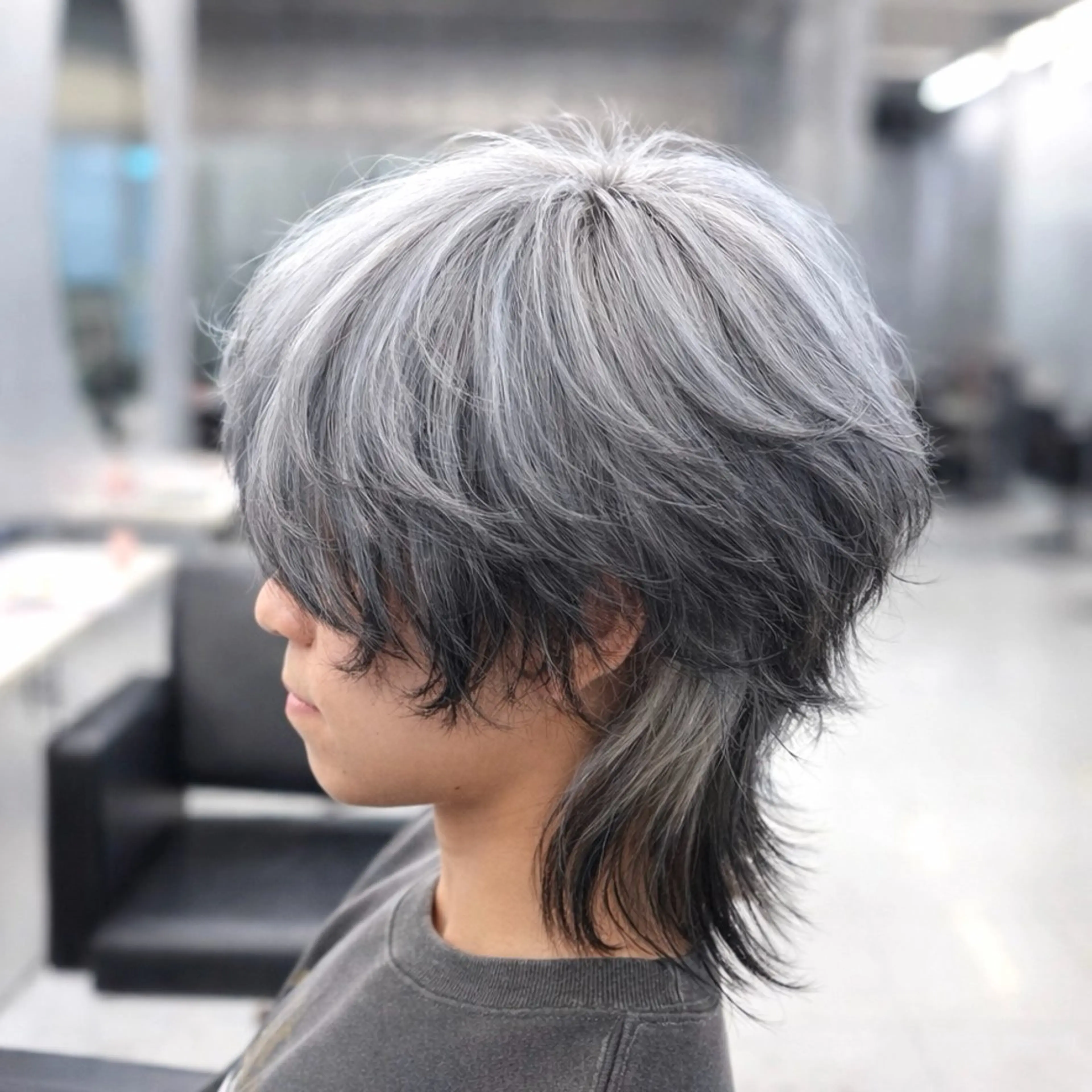 セミロング カラー メンズ ヘアカラー トリートメント ʜᴀʀᴜᴋᴀ♱メンズ ウルフ/ブリーチのヘアスタイル