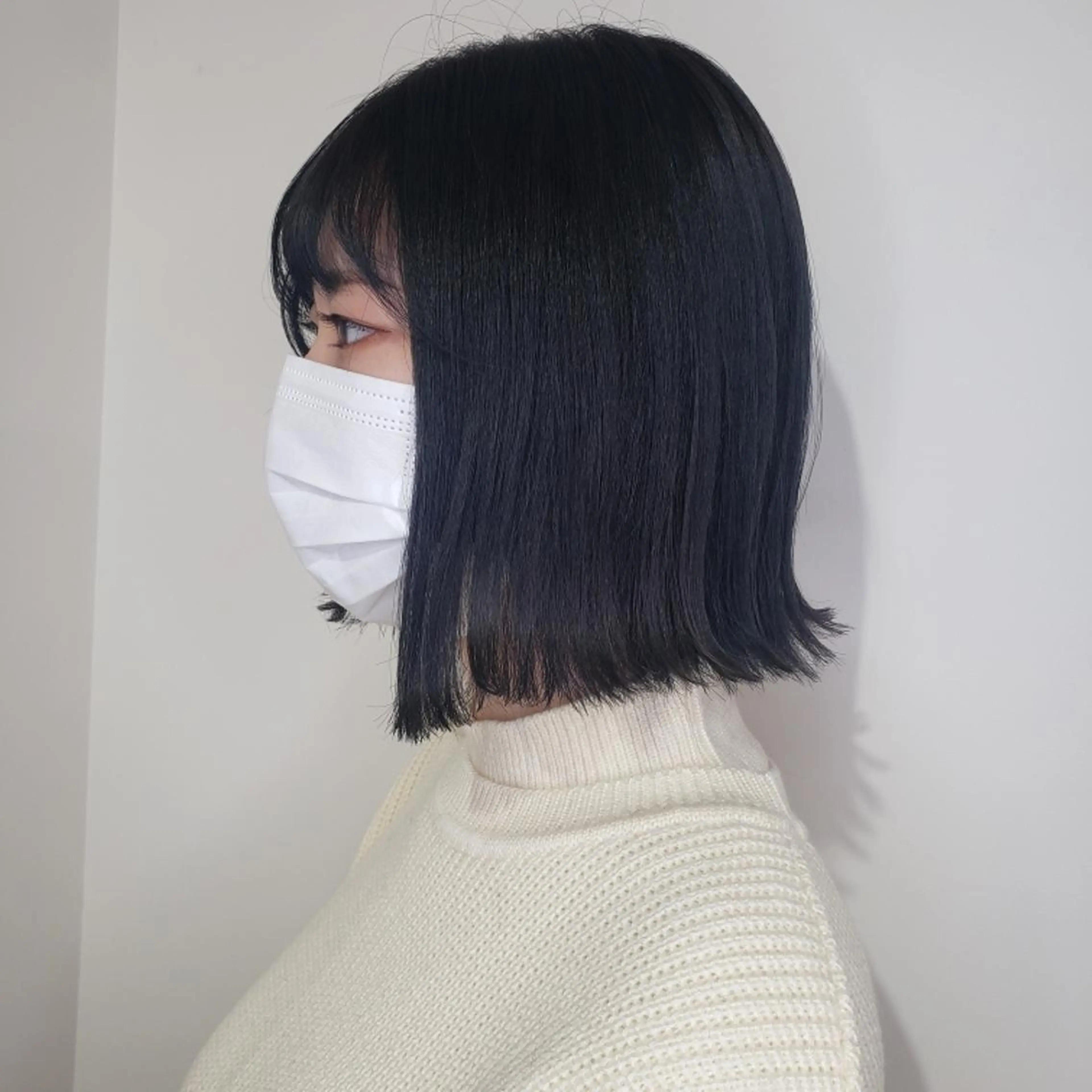 ミディアム 切りっぱなしボブ アッシュ アッシュグレー ボブ カット ヘアカラー トリートメント 🇰🇷透明感×ハイ トーン🌟tomoのヘアスタイル