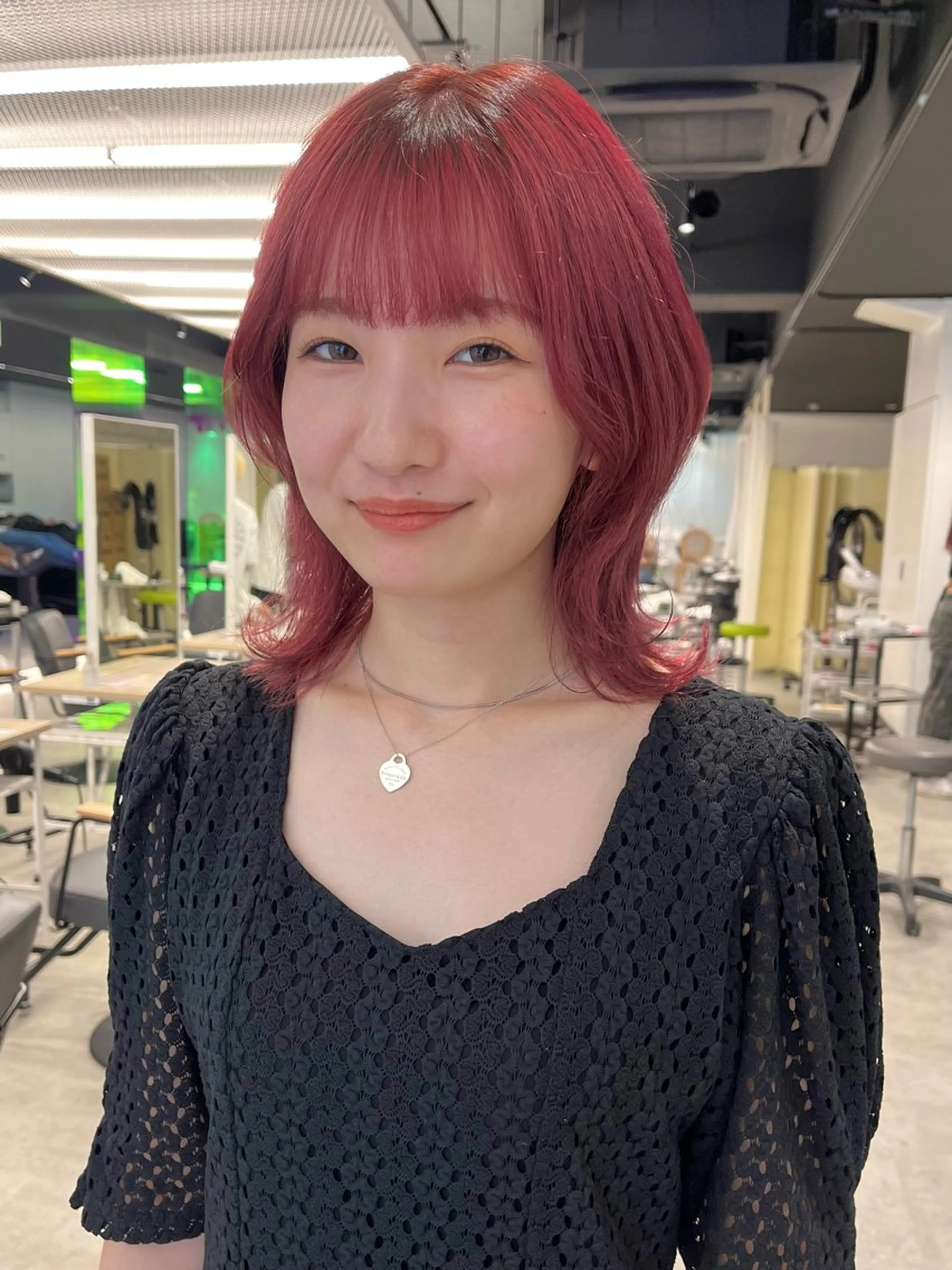 ミディアム カラー ヘアアレンジ ブリーチ ボルドーカラー ダブルカラー 韓国風カラー ブリーチなしカラー ヘアカラー mai🤍縮毛酸性ス トレート/アイリストのヘアスタイル
