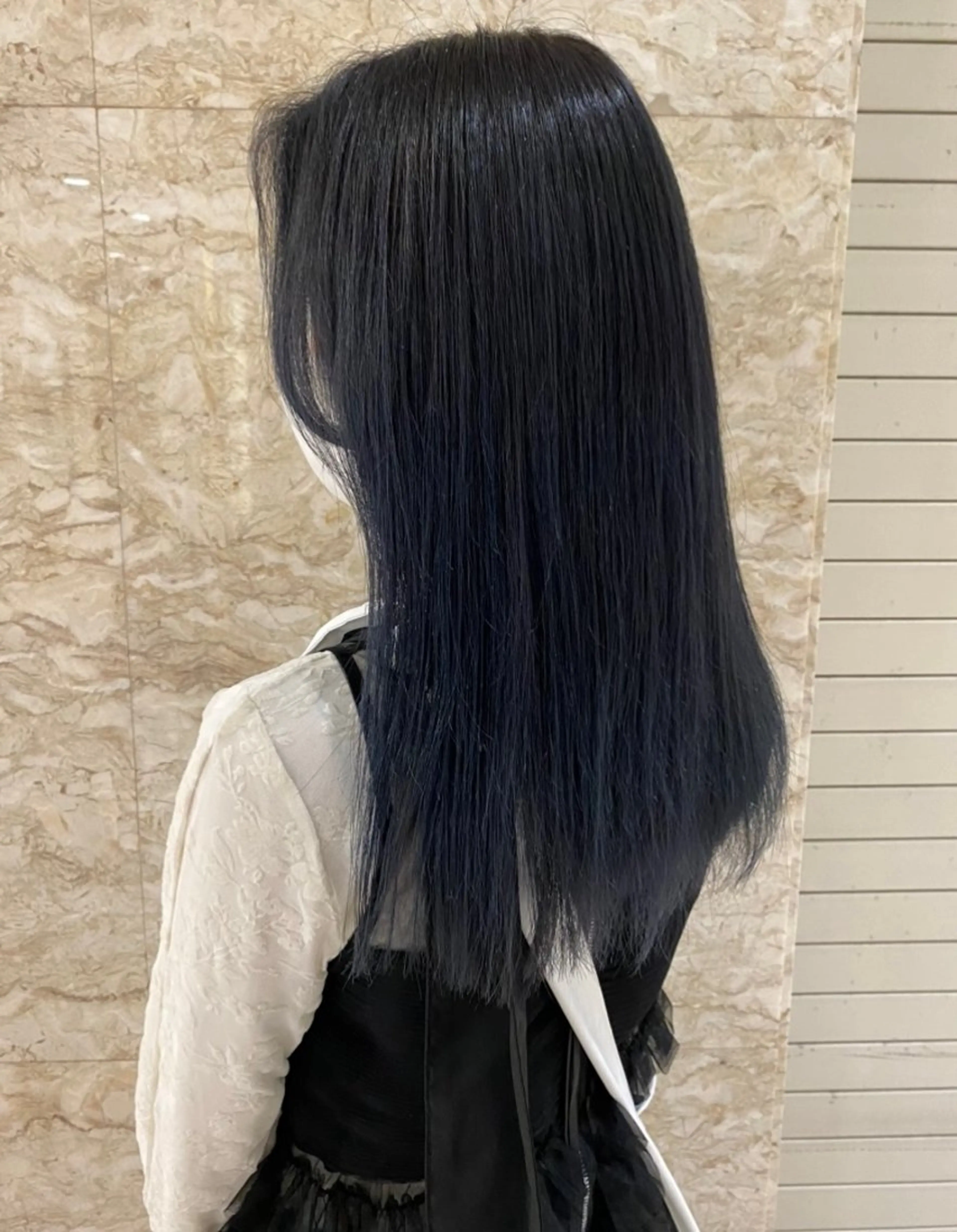 ロング カラー ブルーカラー 透明感カラー ネイビーカラー ヘアカラー トリートメント erika /韓国ヘアのヘアスタイル