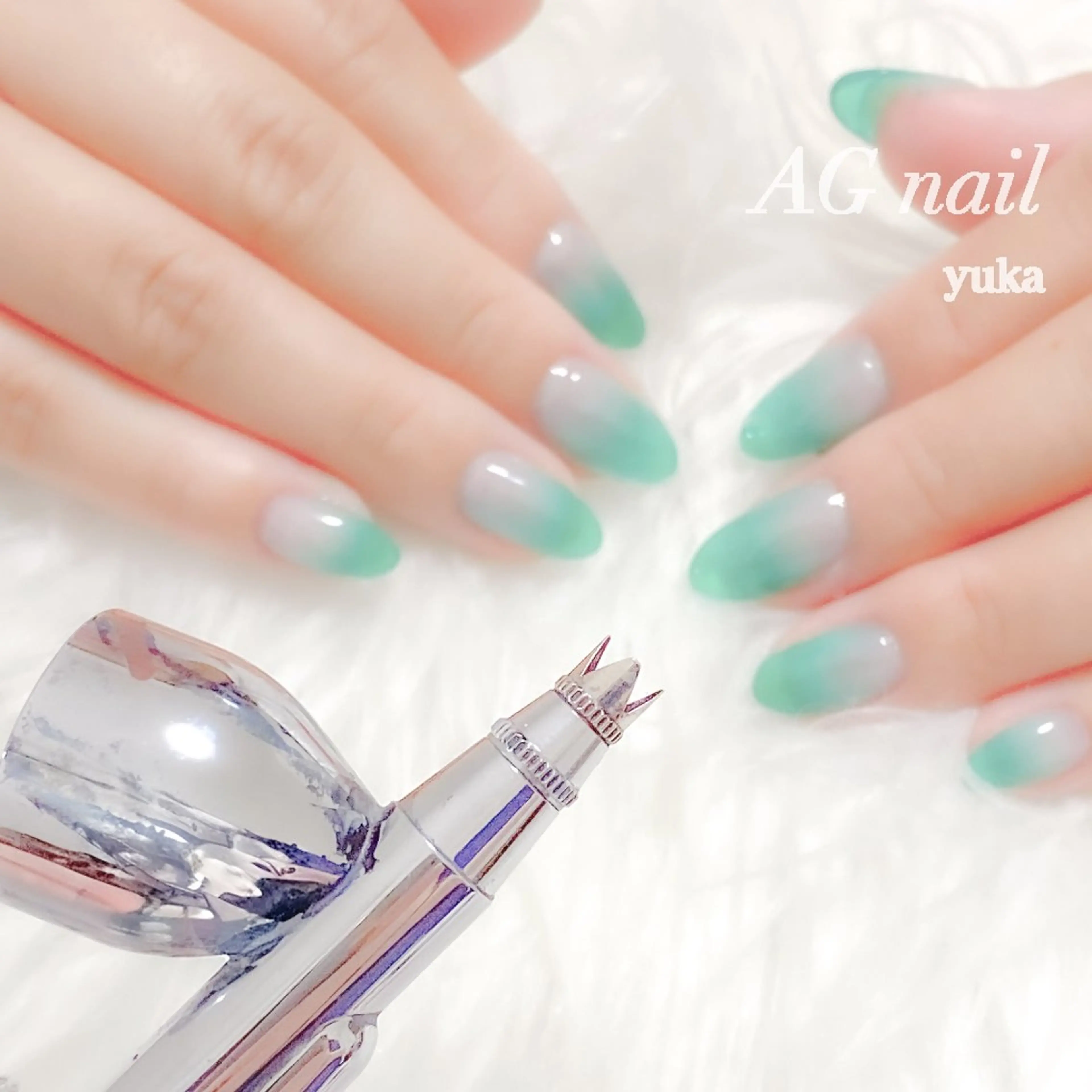 ネイル クリアネイル グラデーション ハンドネイル ハンドケア AG nail 〚　yuka　〛のネイルデザイン